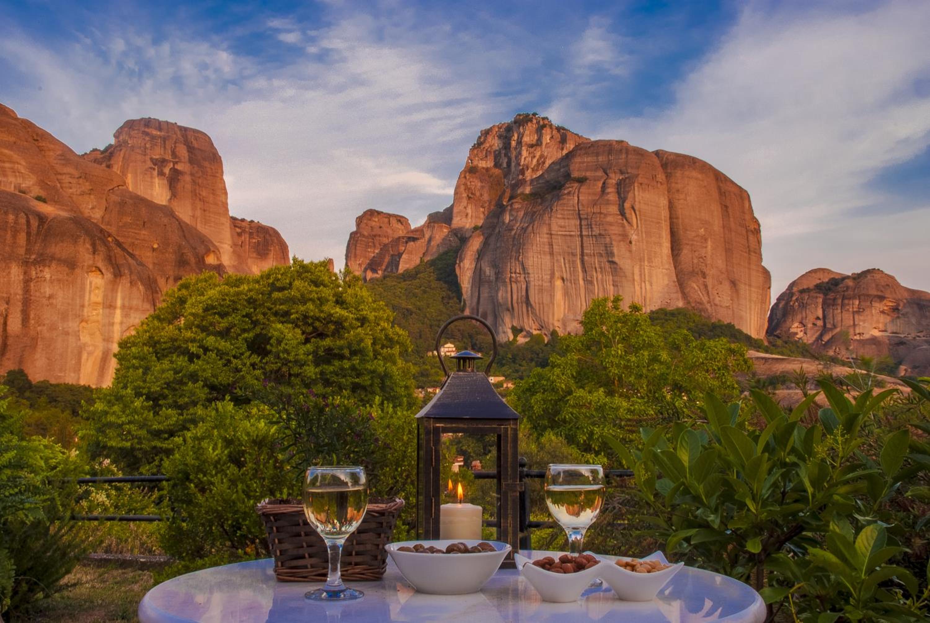 Triple Room with Extra bed - Panoramic Meteora View photo 3