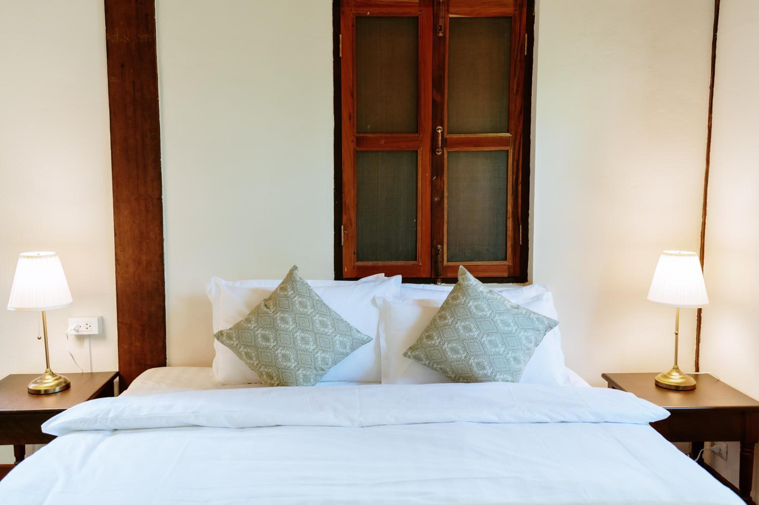 Deluxe Room - Photo 19