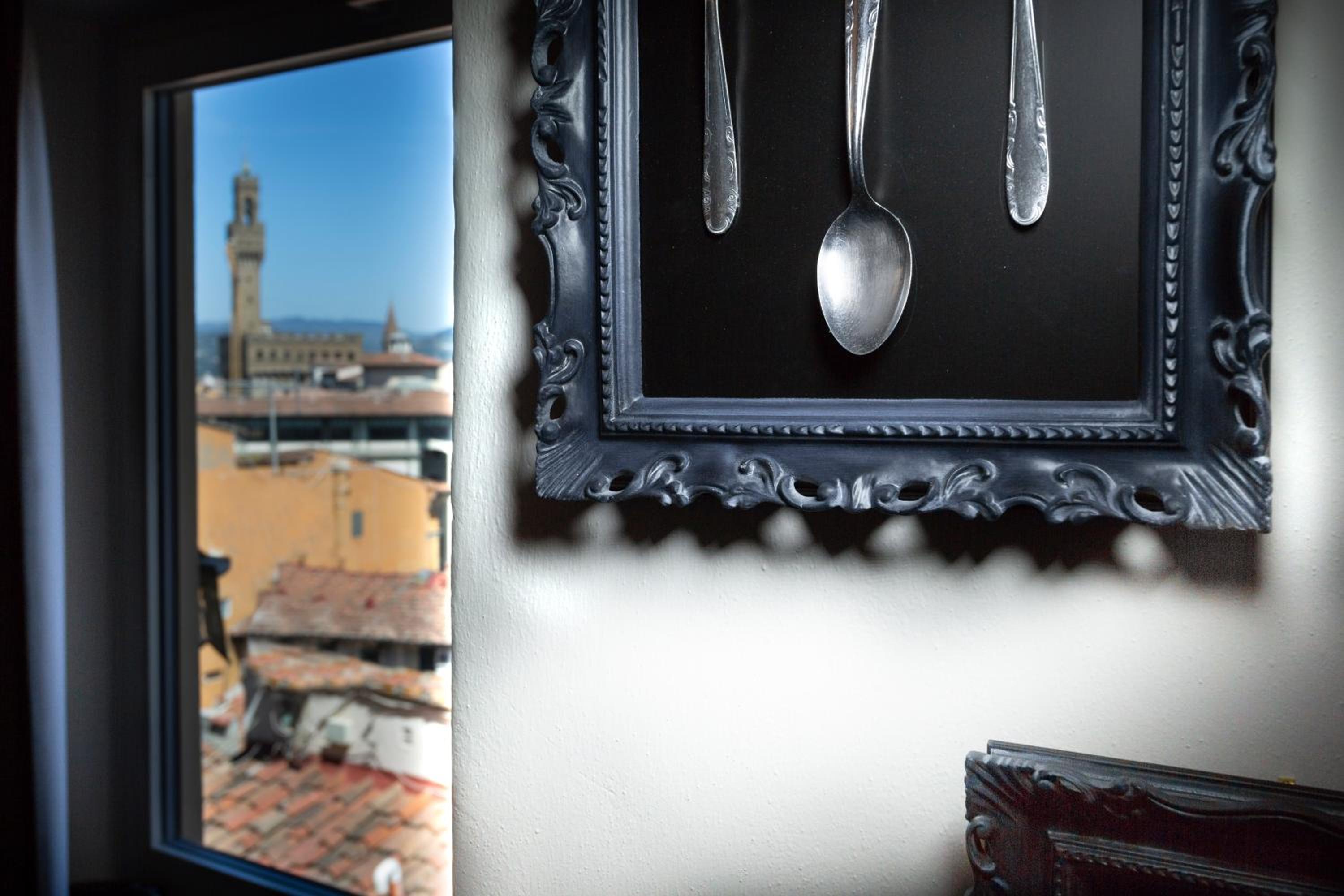 Deluxe One-Bedroom Apartment with View  photo 3
