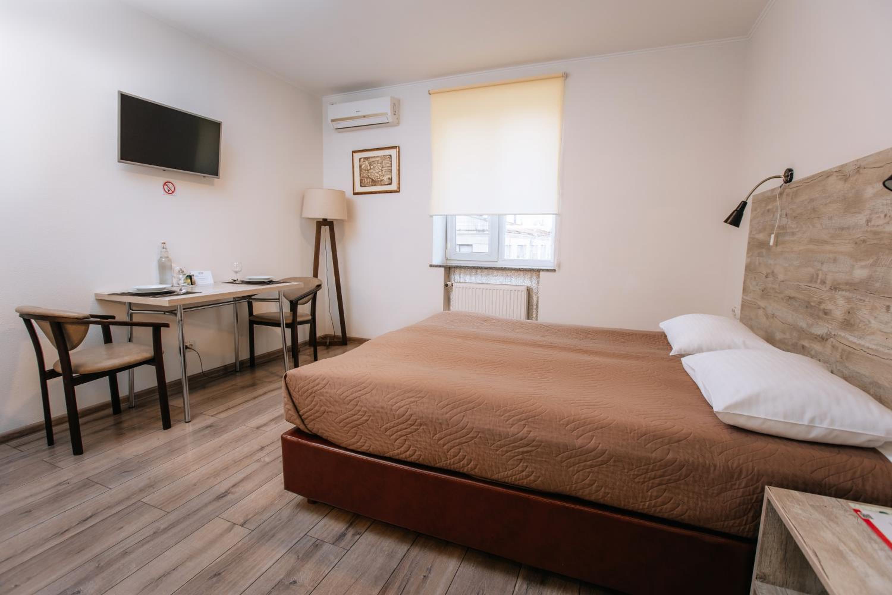 Studio Apartment photo 1