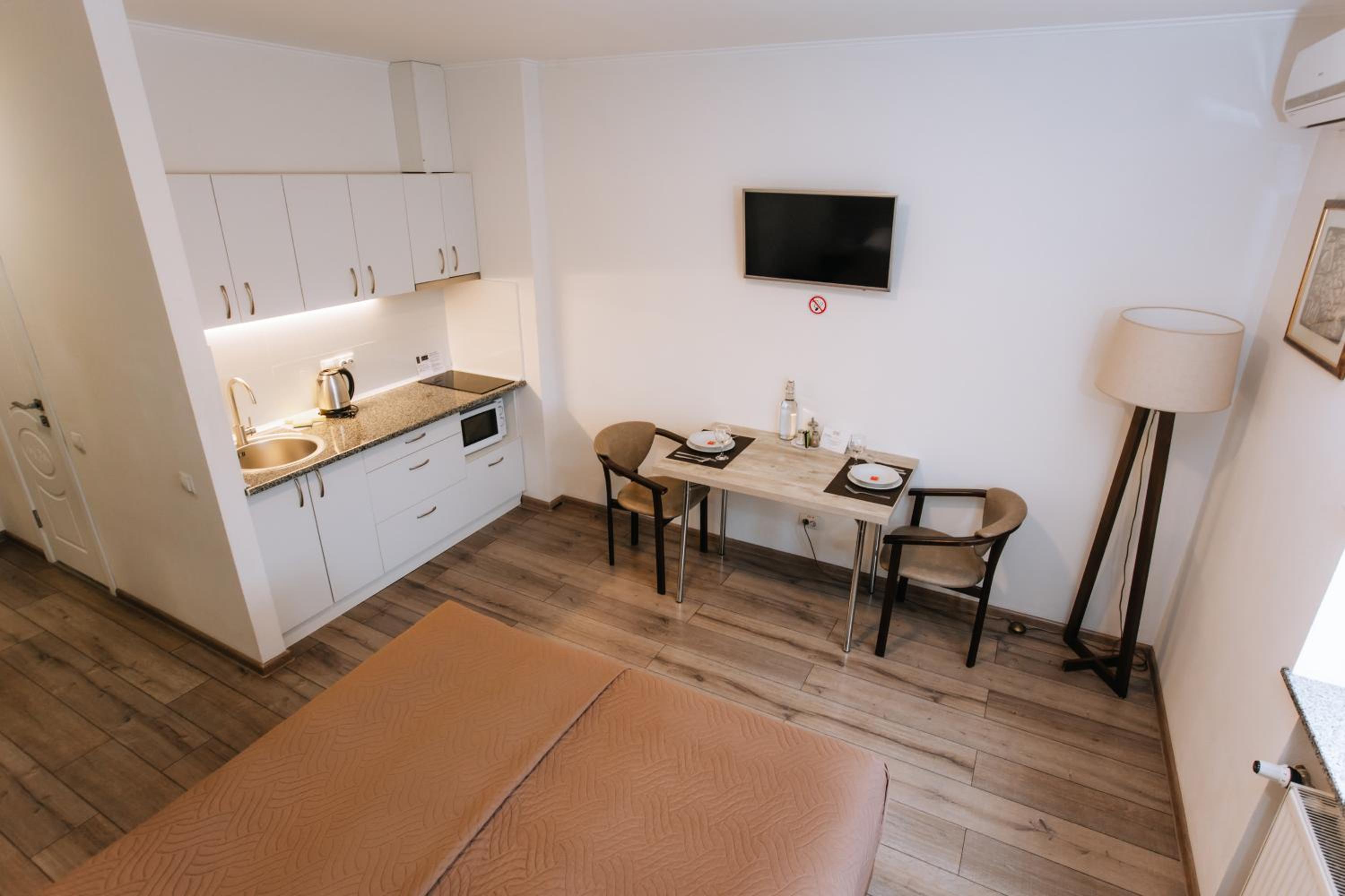Studio Apartment photo 2