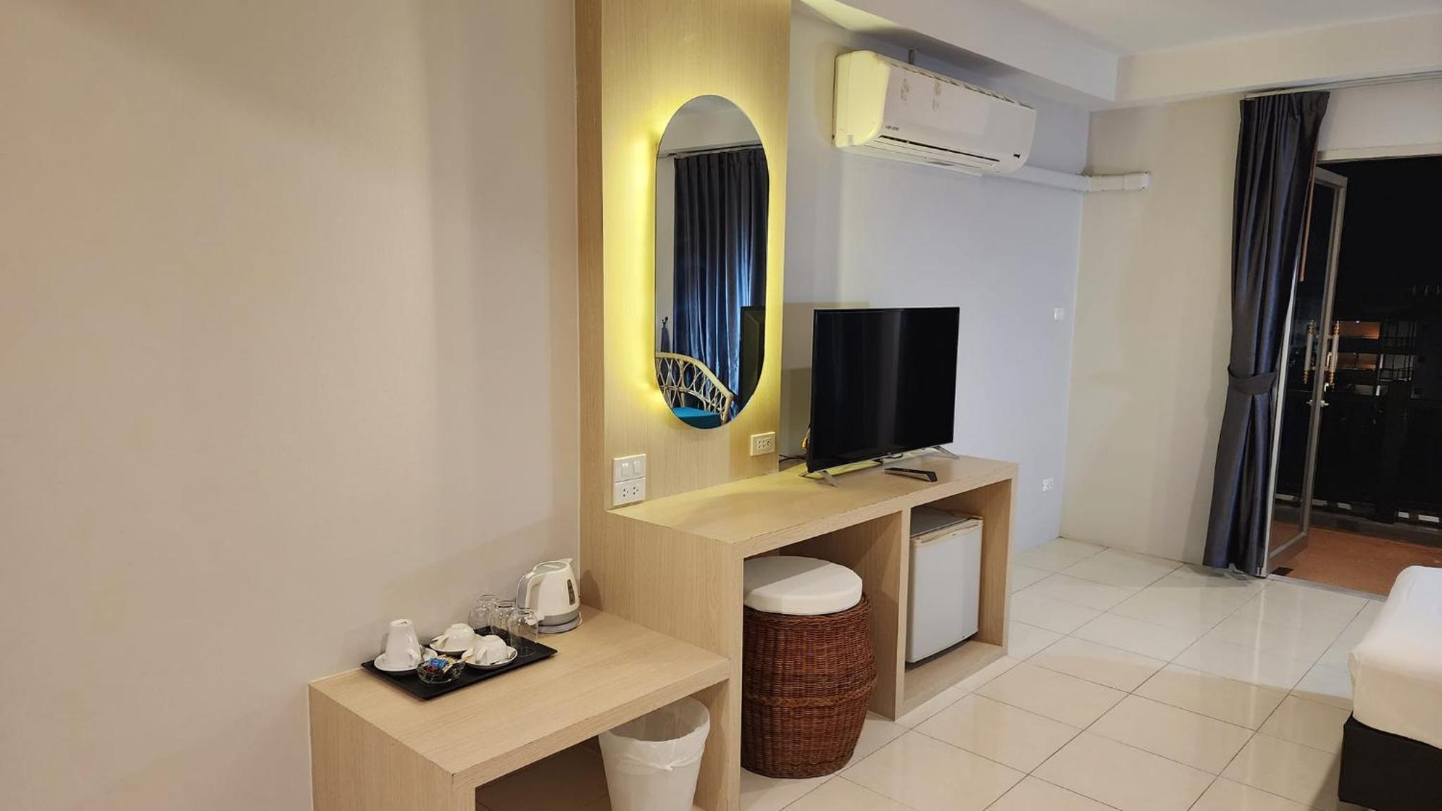 Family Room with Private Bathroom photo 1