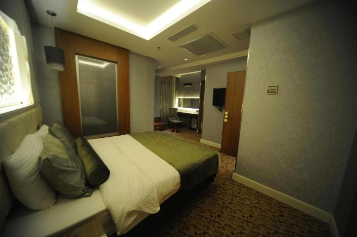 Double or Twin Room - Basement photo 1