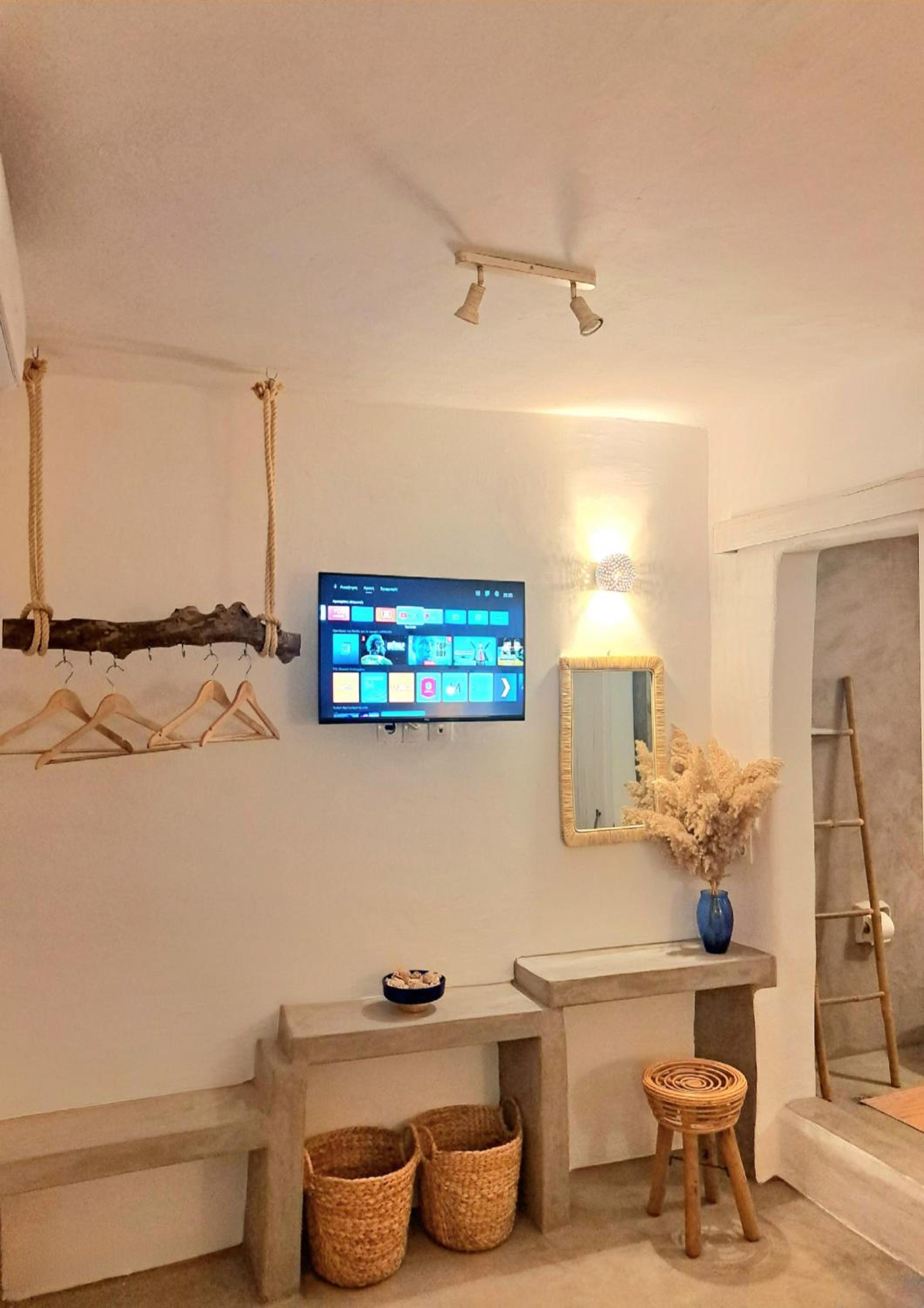 One-Bedroom House photo 1