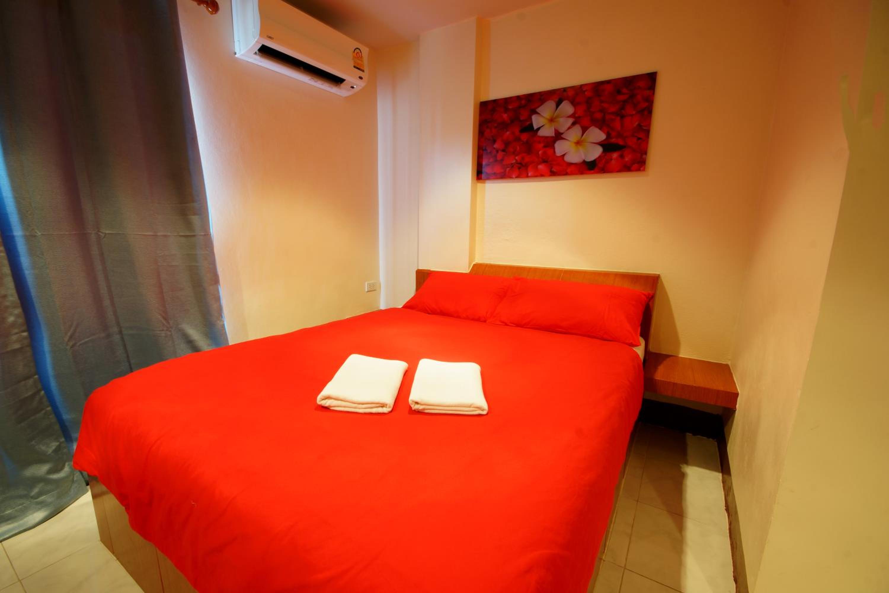 Standard Room Front - Photo 4