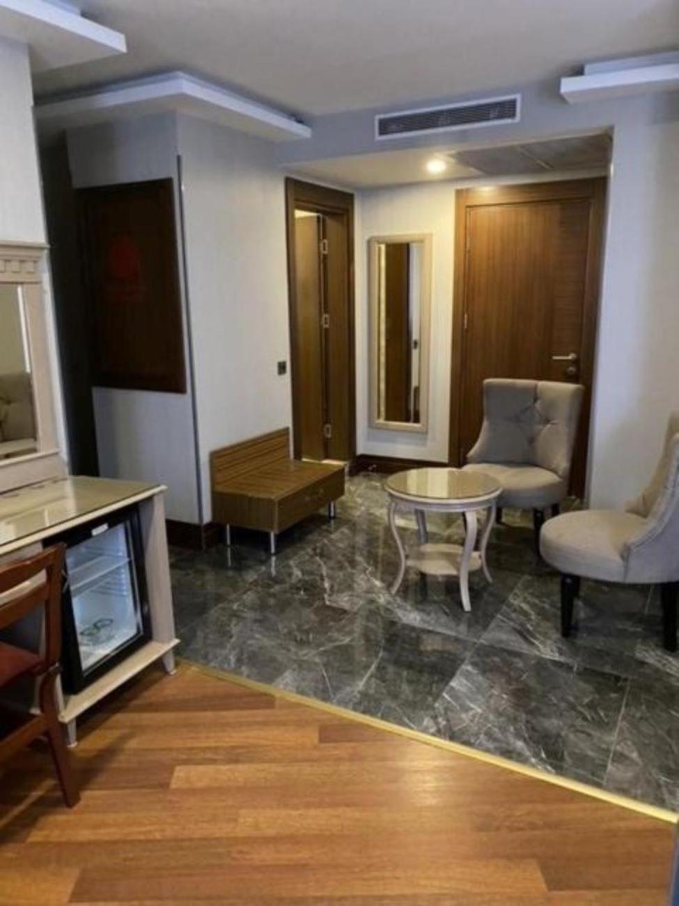 Deluxe Family Room photo 1