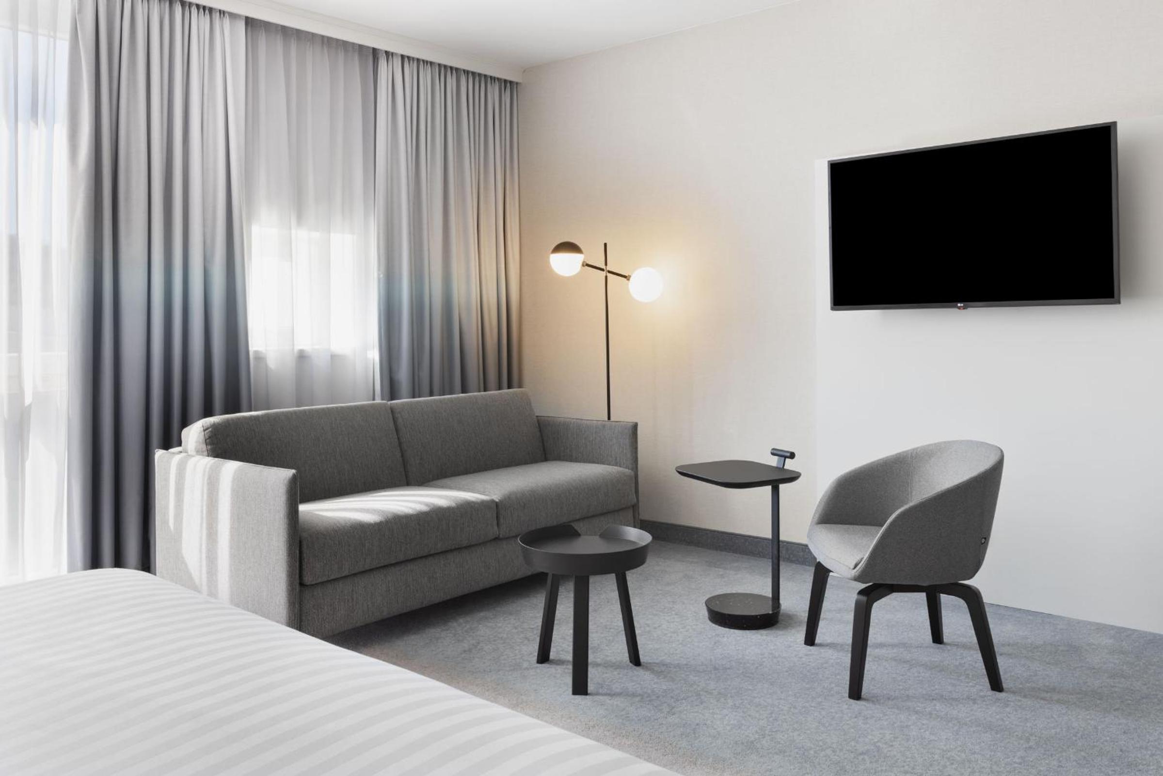 Superior room, Larger Guest room, 1 King, Sofa bed - Photo 1