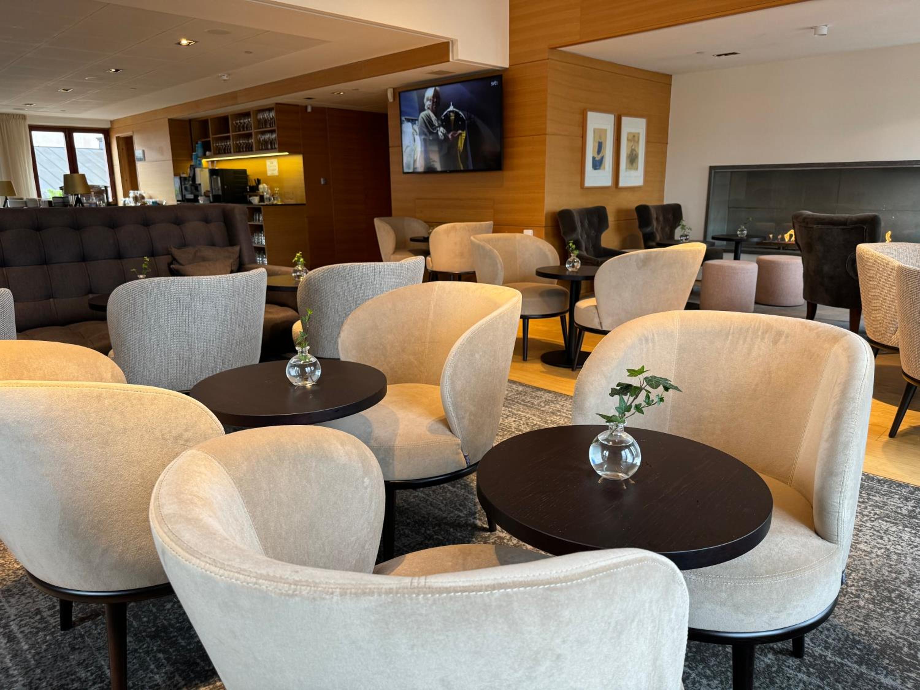 Executive King Room with View - Photo 3
