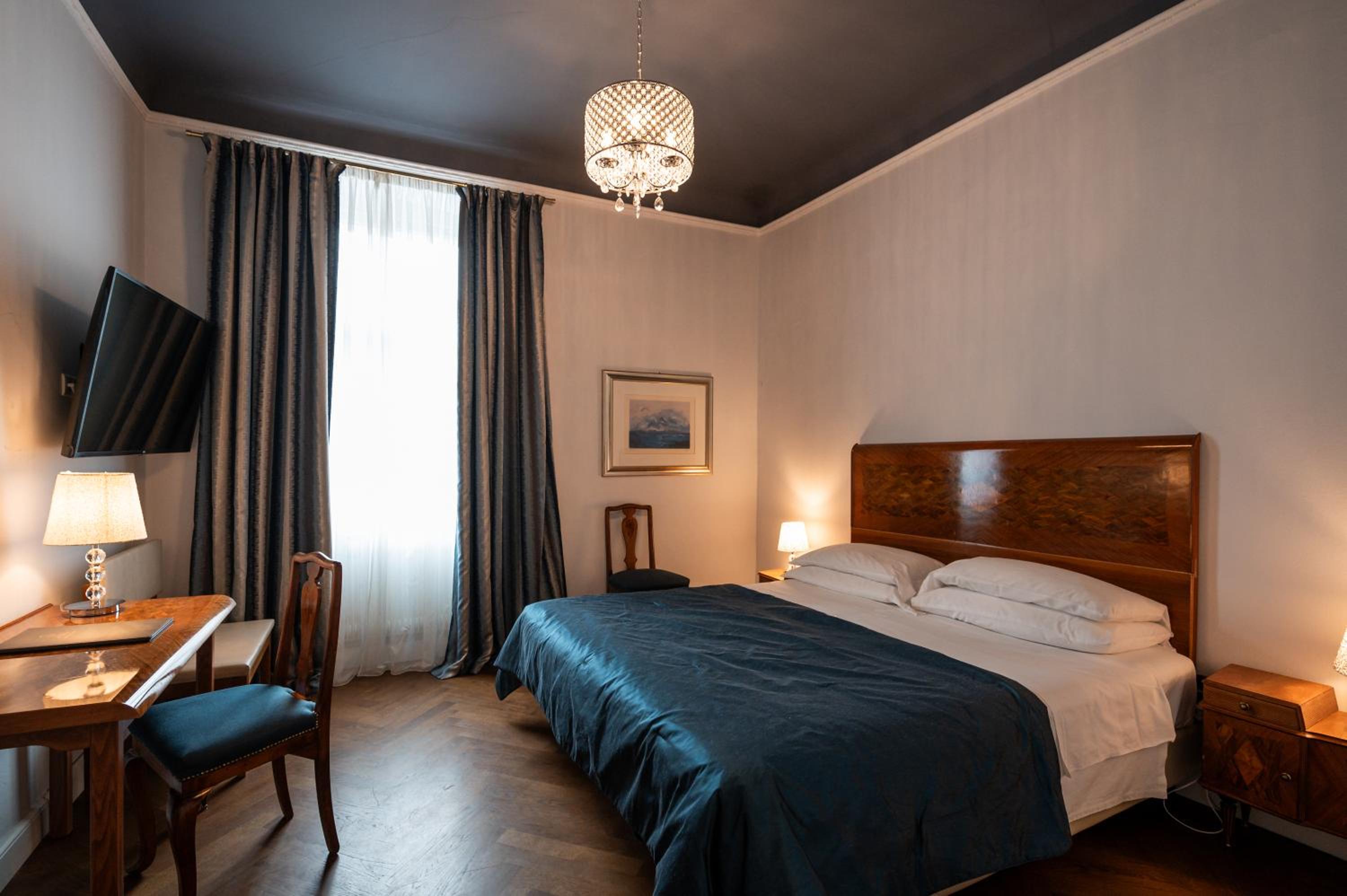 Standard Double or Twin Room - Photo 14