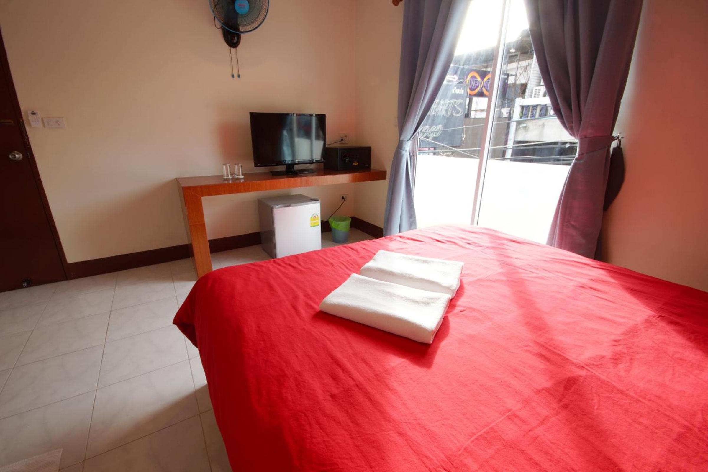 Standard Room Front - Photo 3