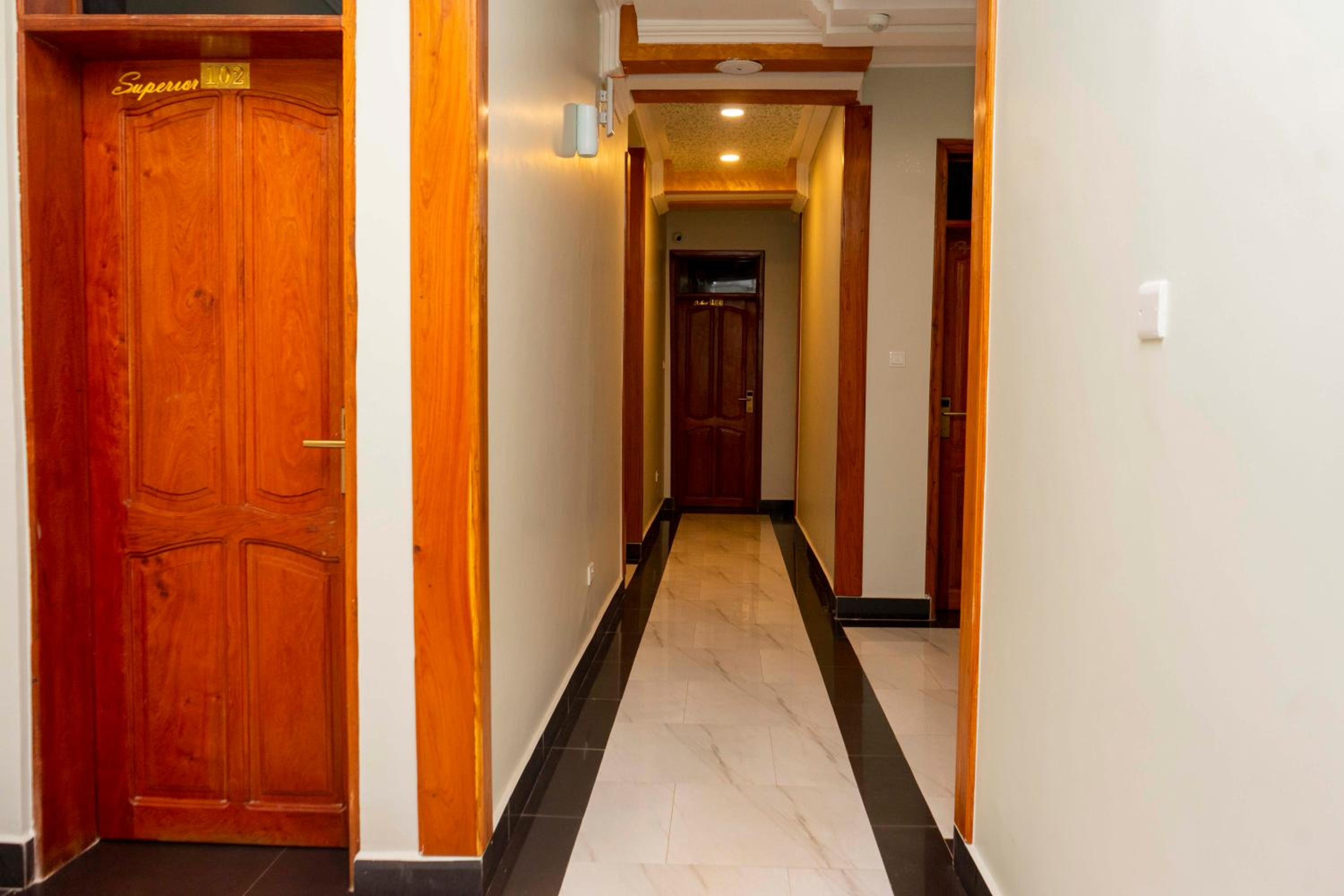 Deluxe Suite - Photo 1