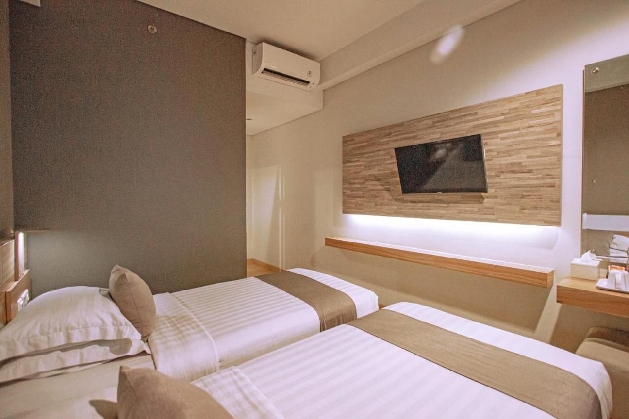 Budget Twin Room - Photo 2