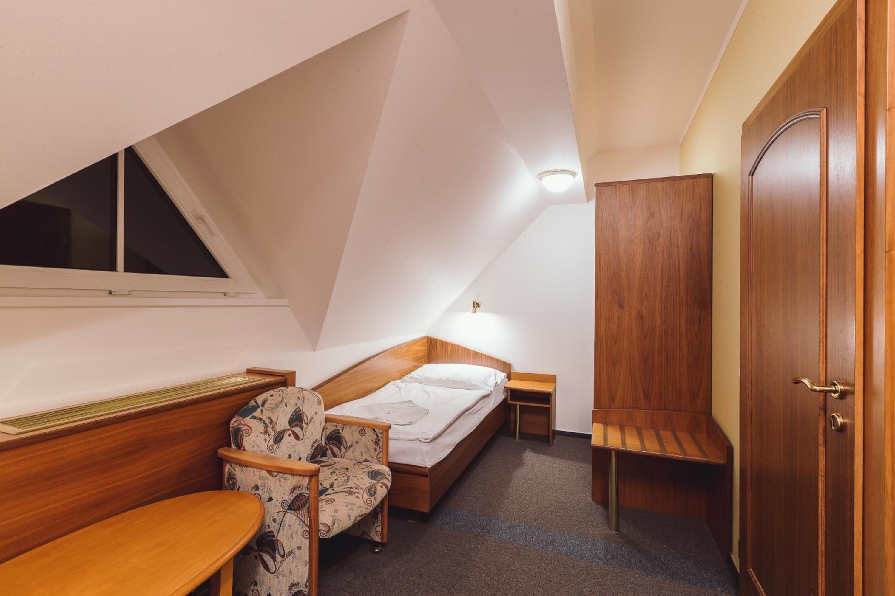 Triple Room with Balcony - Photo 4