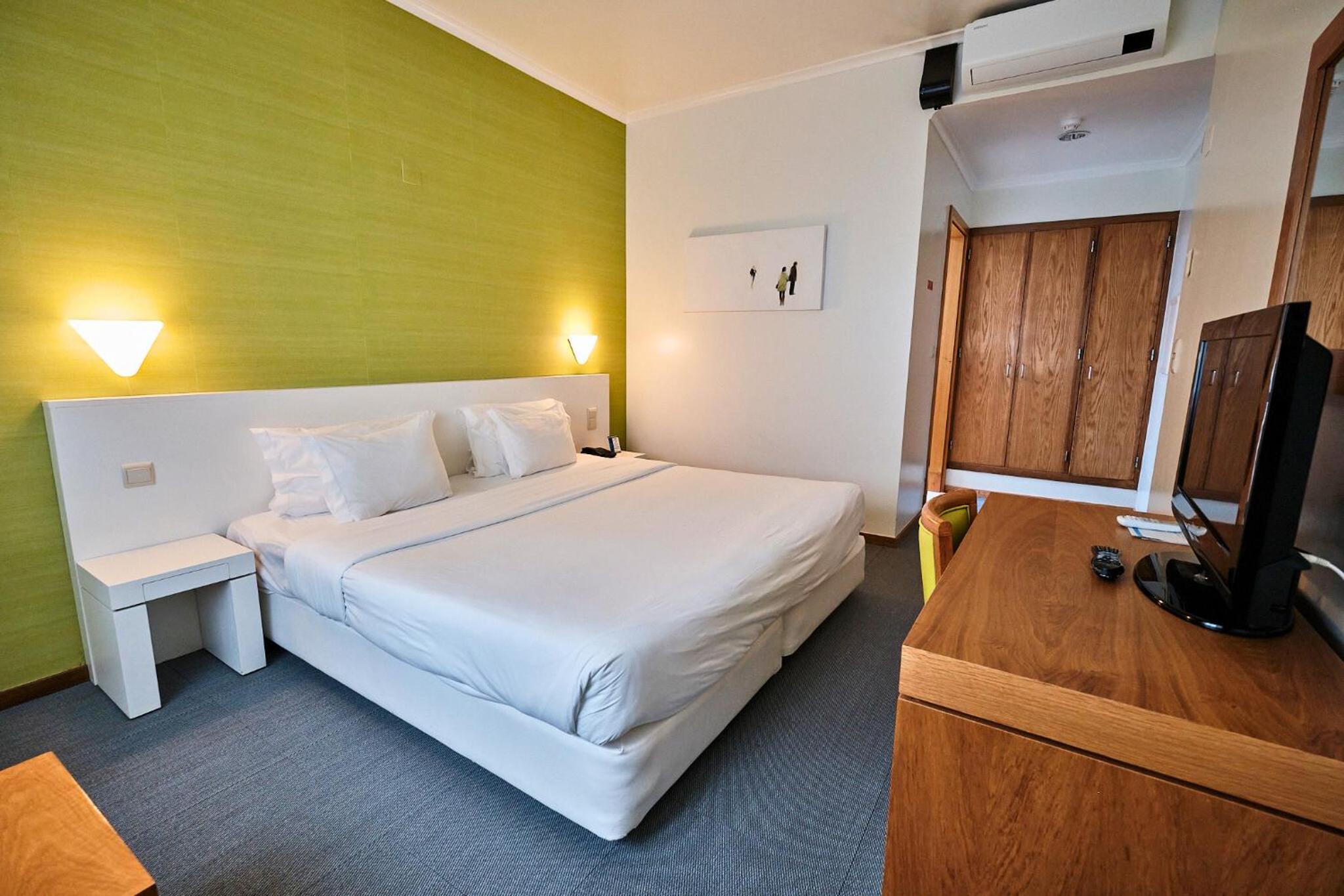 Double or Twin Room with Sea View