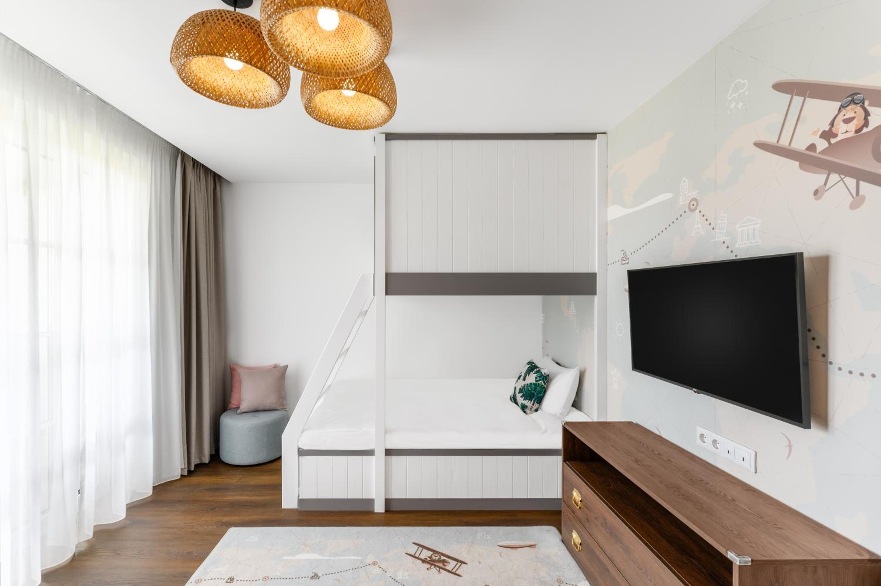 Deluxe Suite with King Bed  - Photo 18