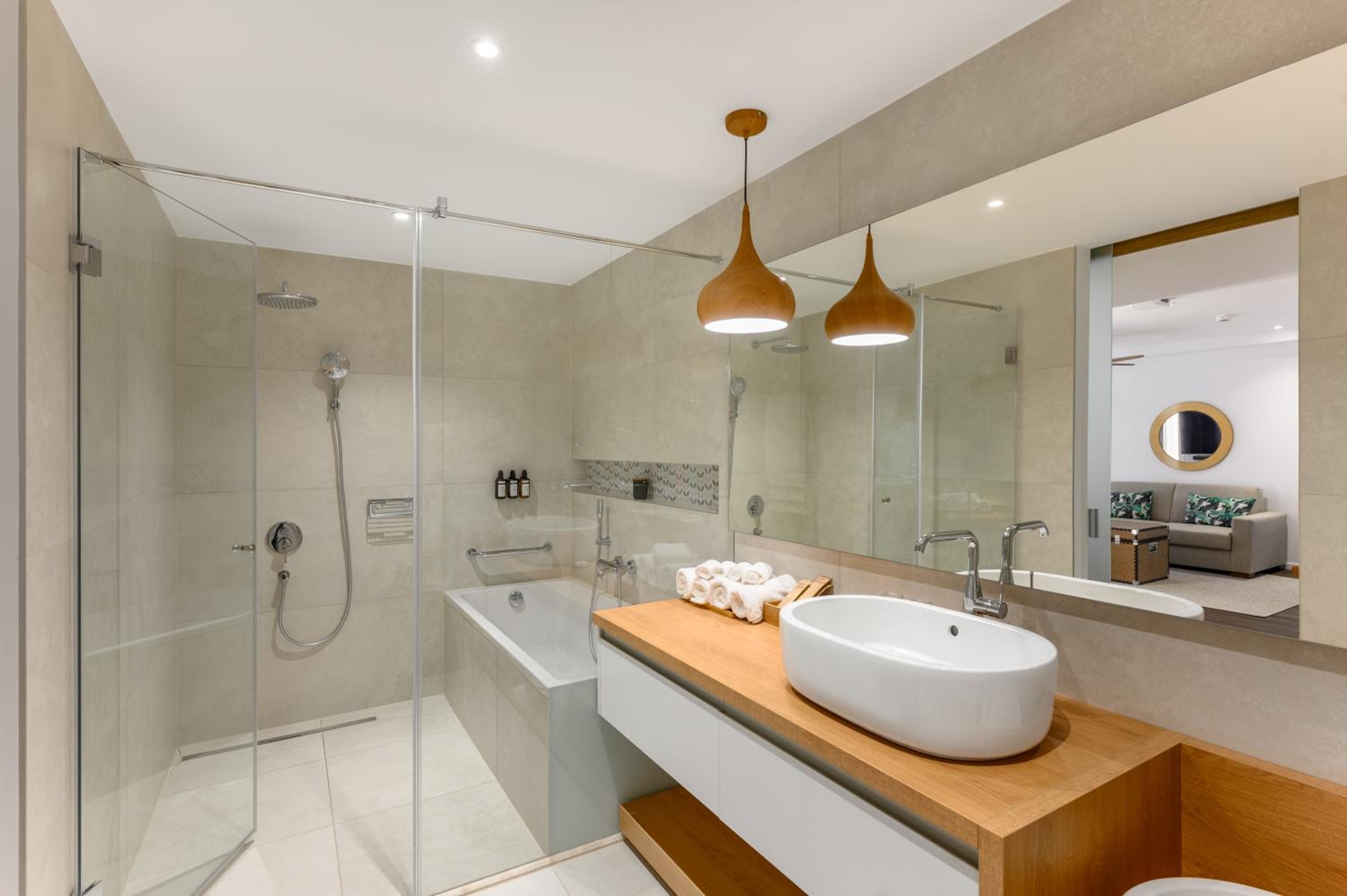 Deluxe Suite with King Bed  - Photo 19
