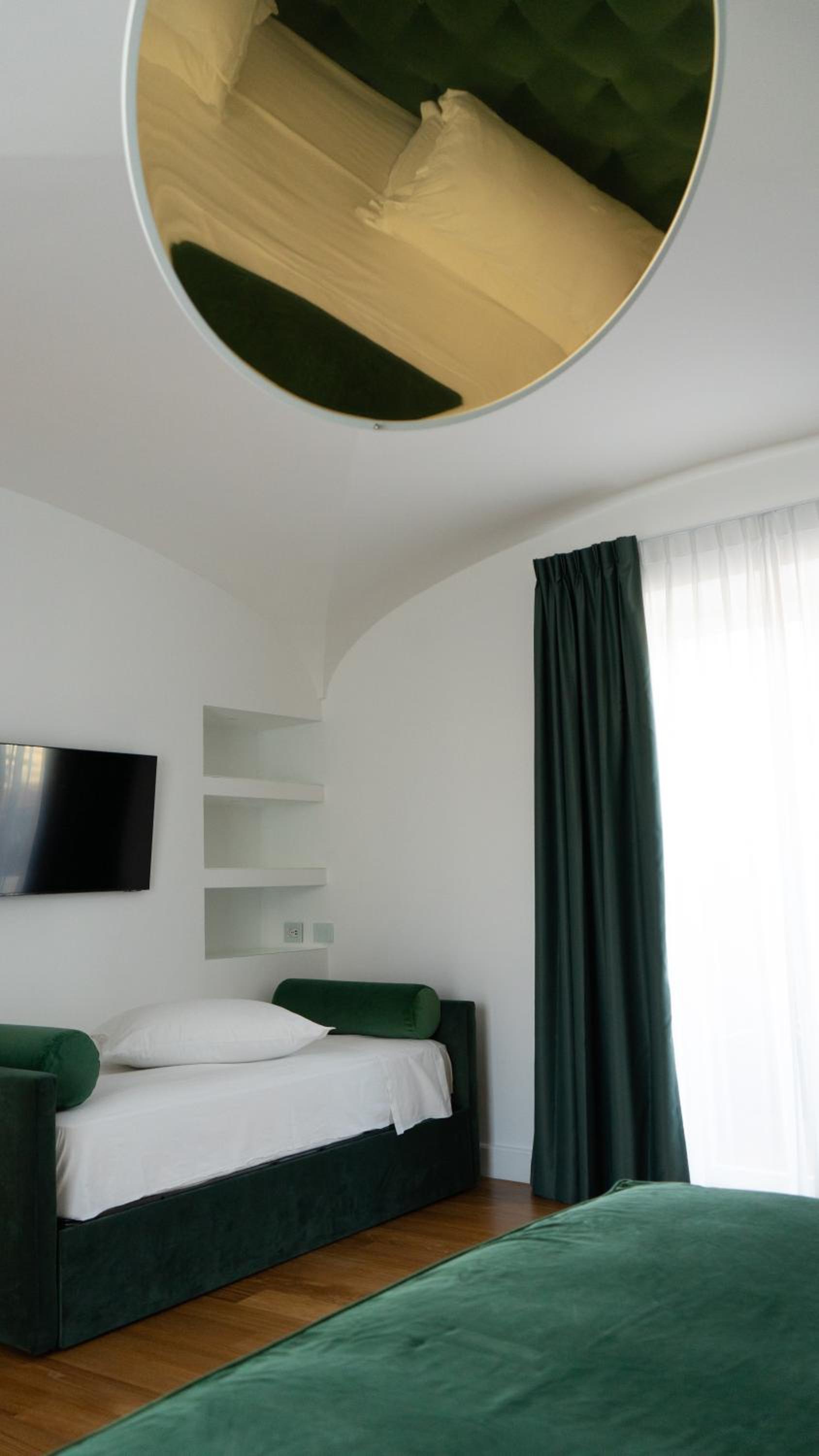 Triple Room with Bath