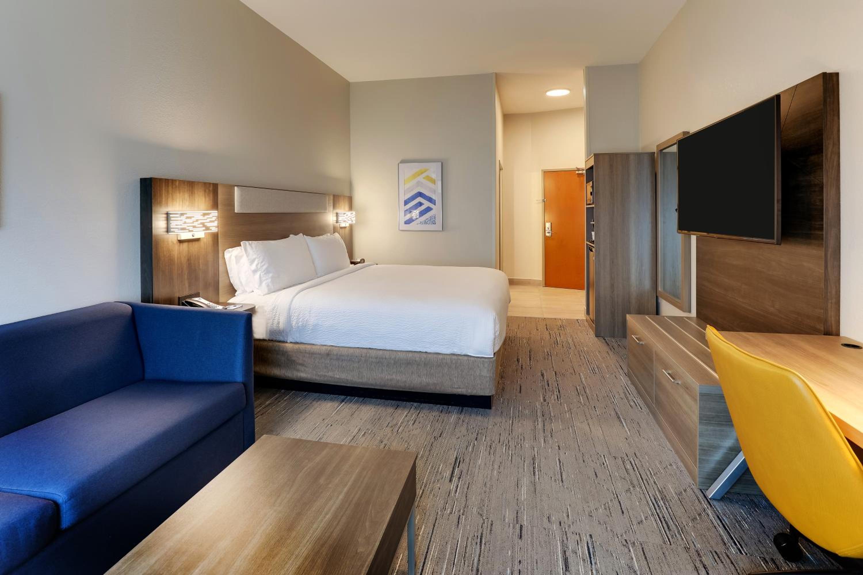 Standard King Room - Photo 5