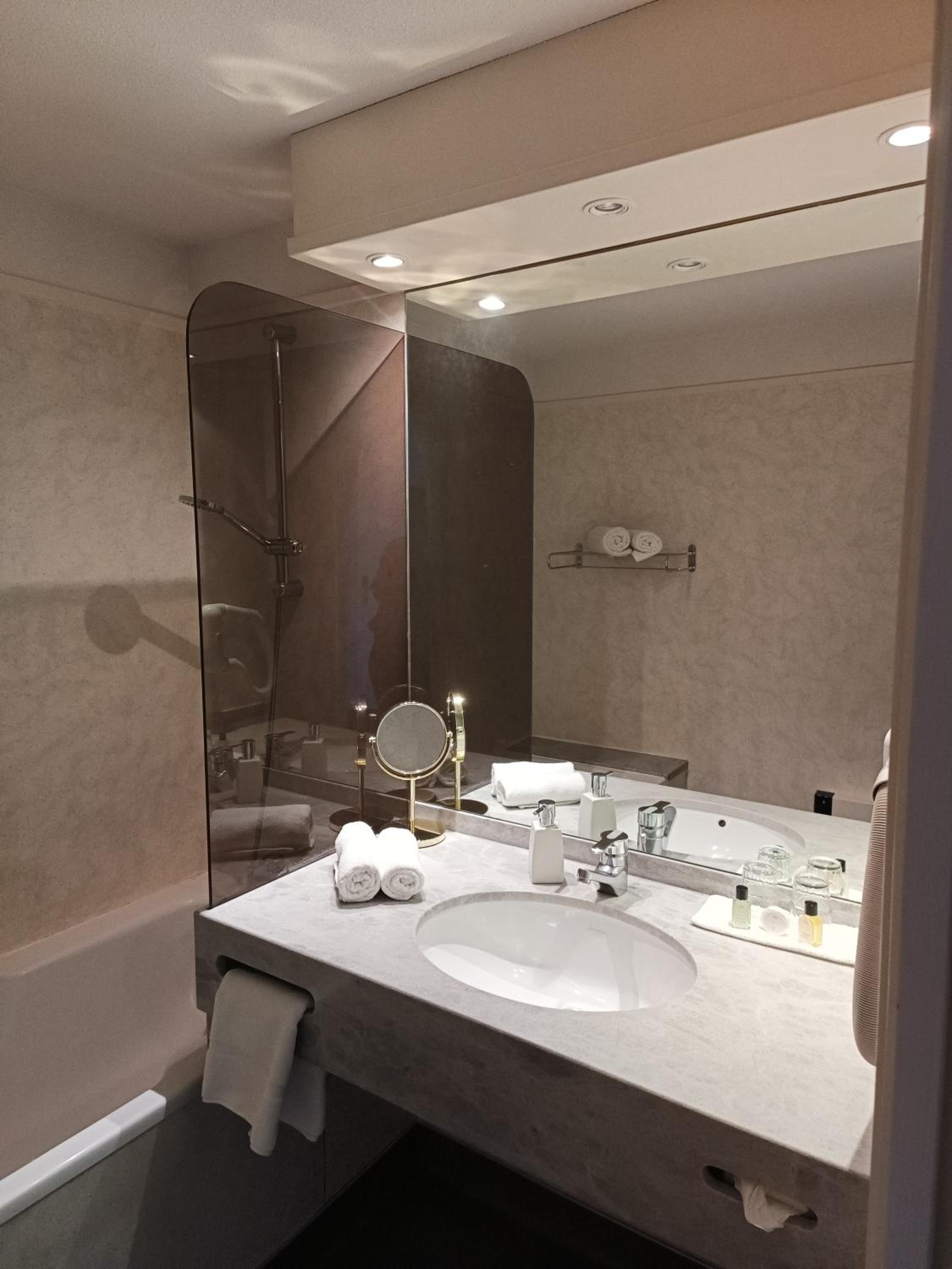 Double or Twin Room photo 3