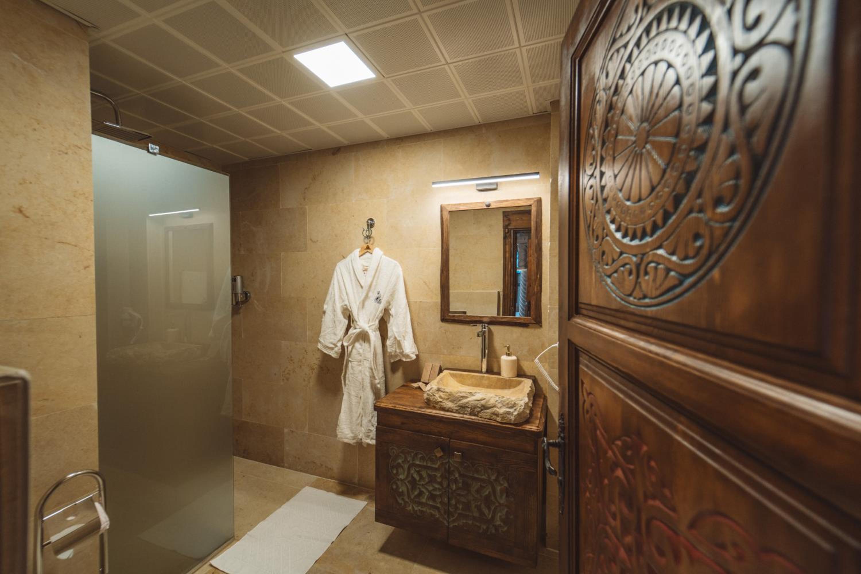 Superior Suite - Photo 2