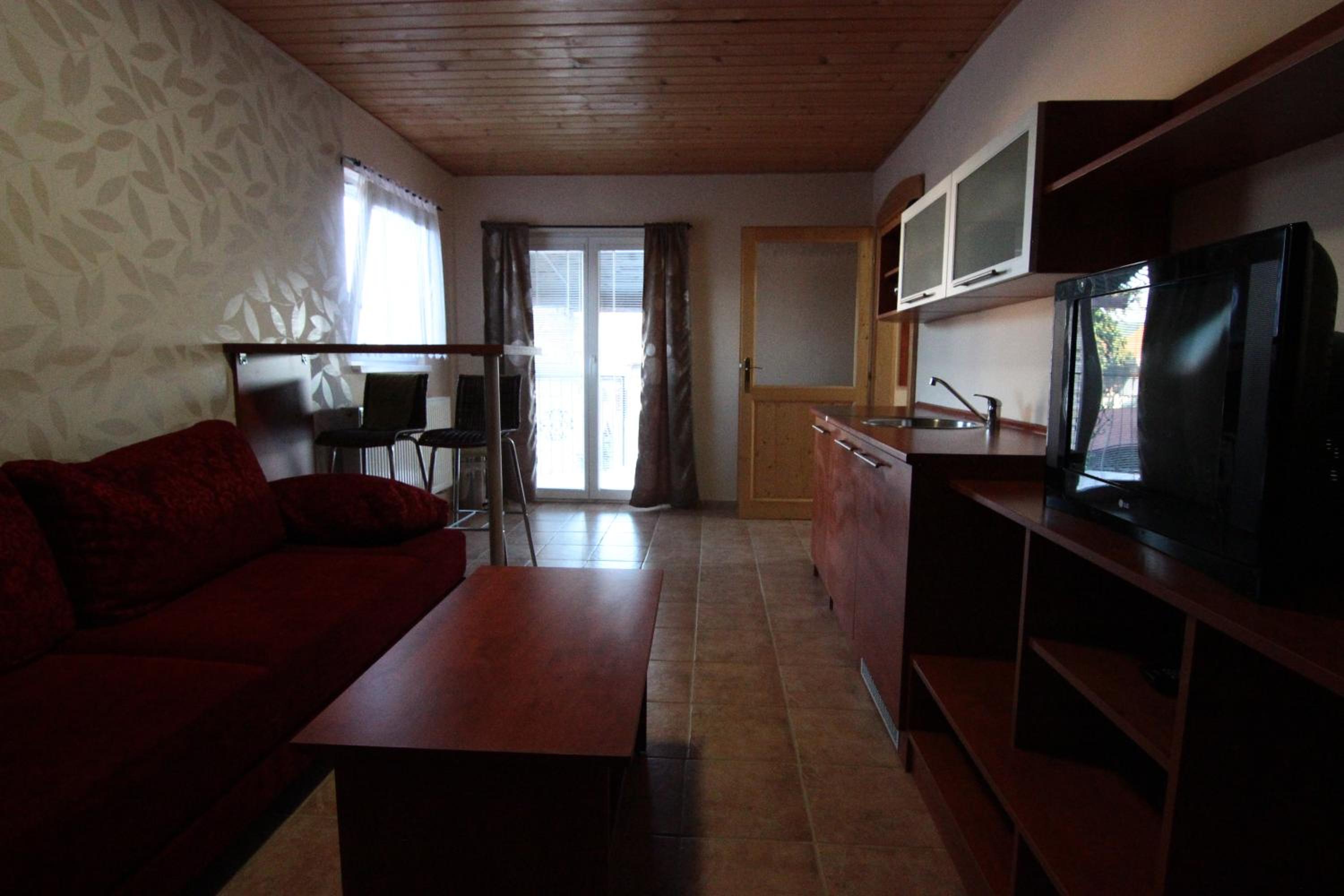 Apartment with Hot Tub photo 2