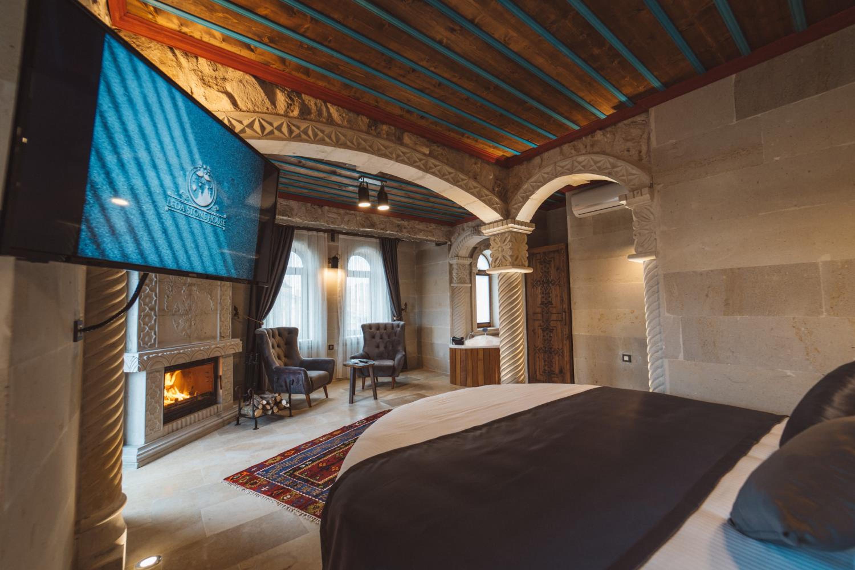 Superior Suite - Photo 1
