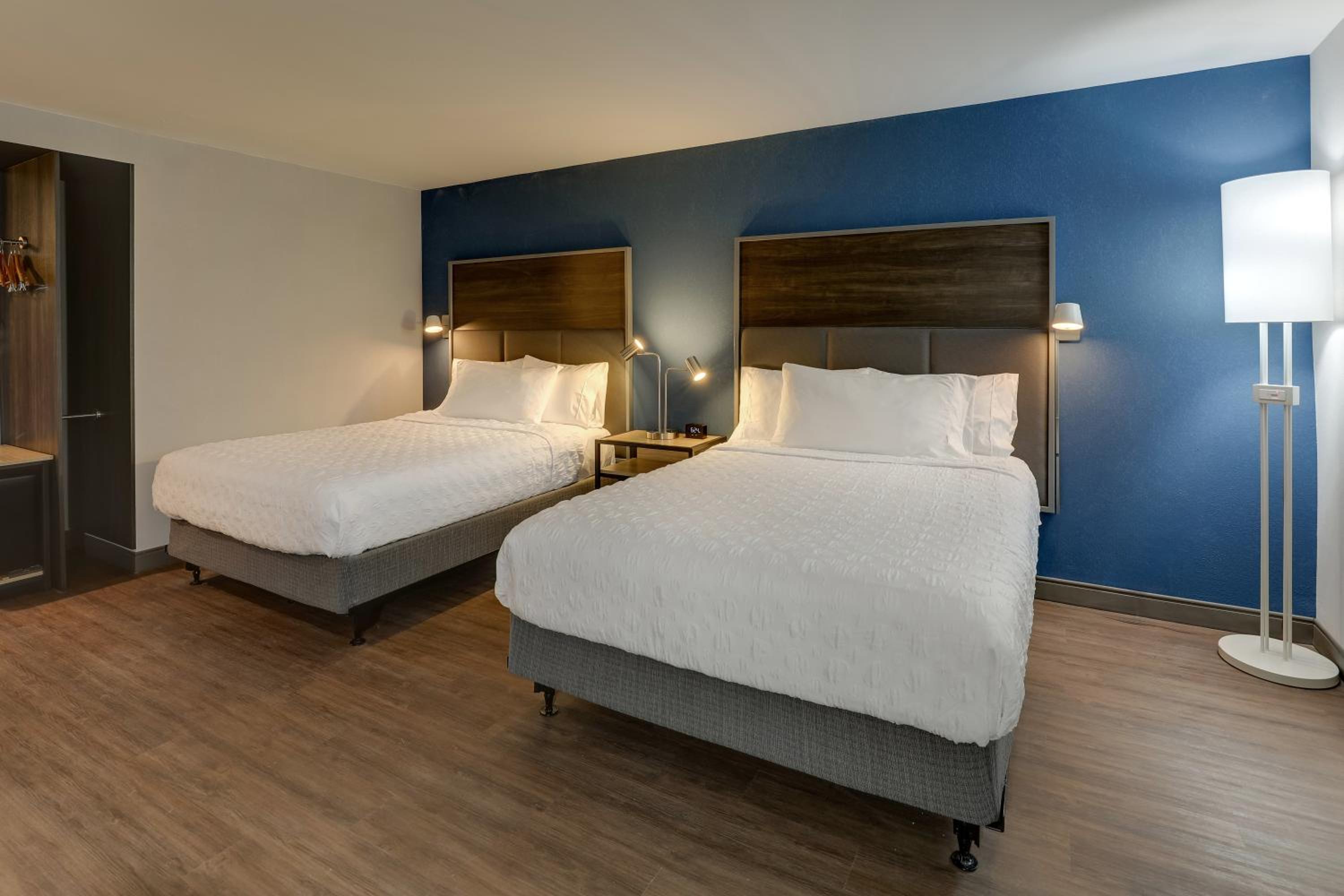 Queen Room with Two Queen Beds and Roll-In Shower - Mobility and Hearing Access - Photo 4