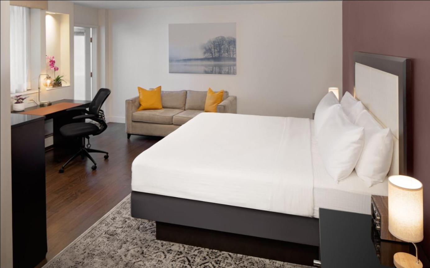 Suite with Balcony - Photo 1