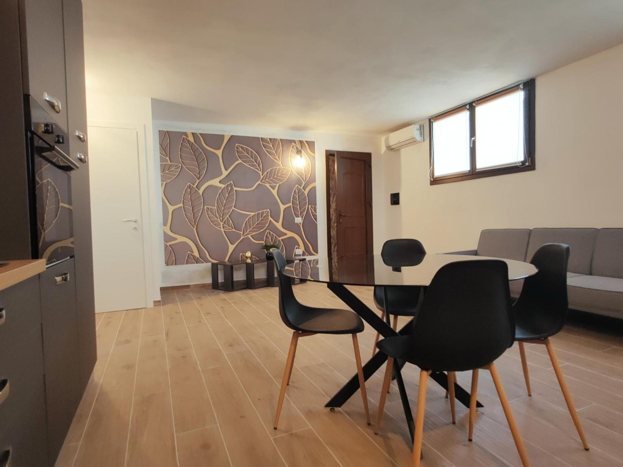 Apartment photo 2
