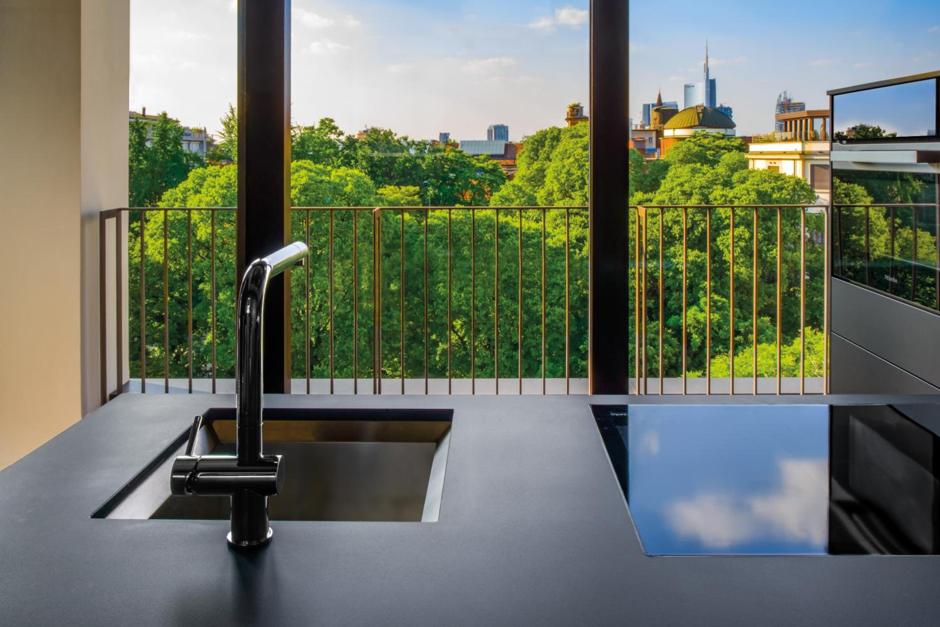 Presidential Suite with Garden view thumbnail 6