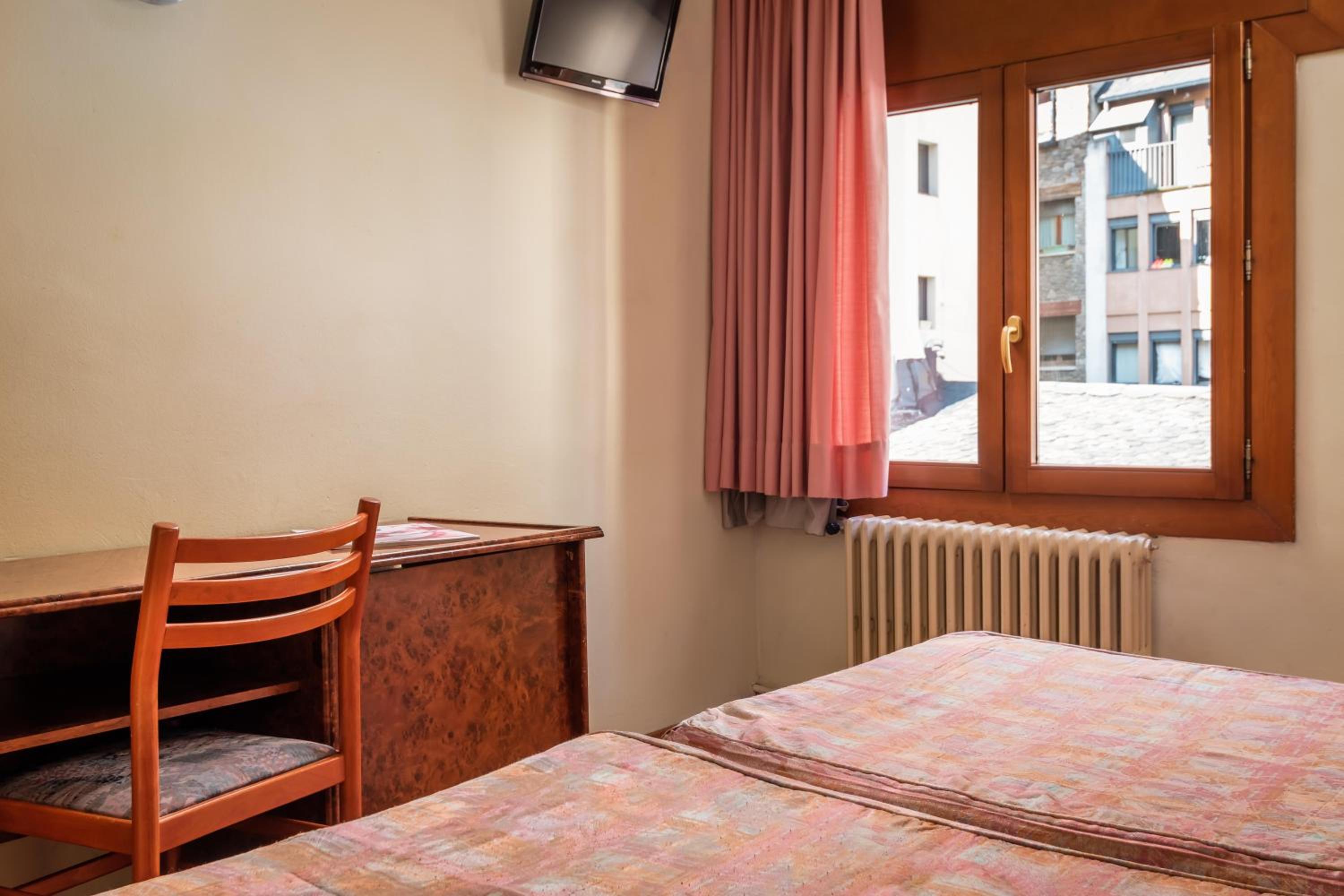 Double or Twin Room photo 3