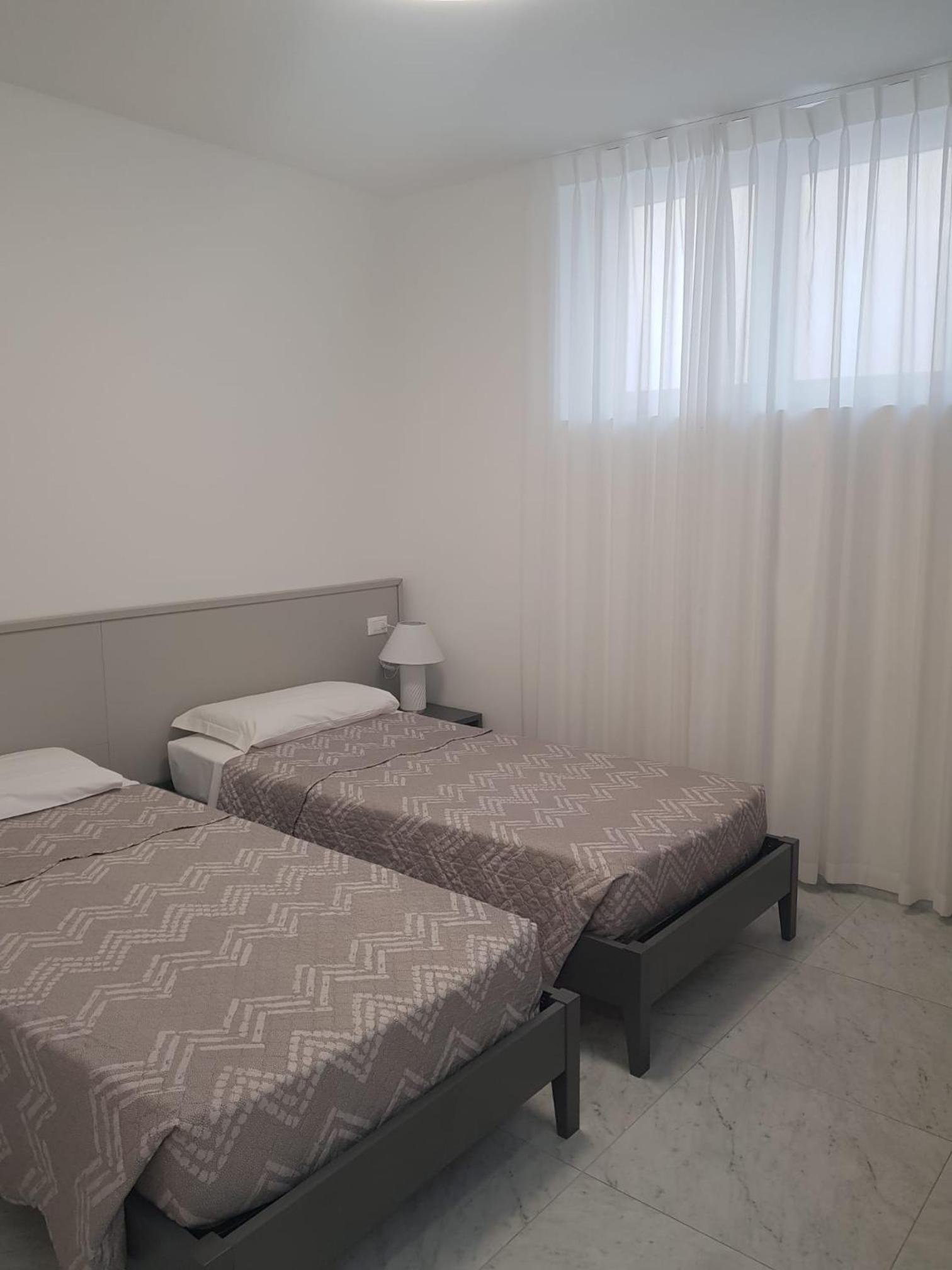 Twin Room with Private Bathroom photo 1