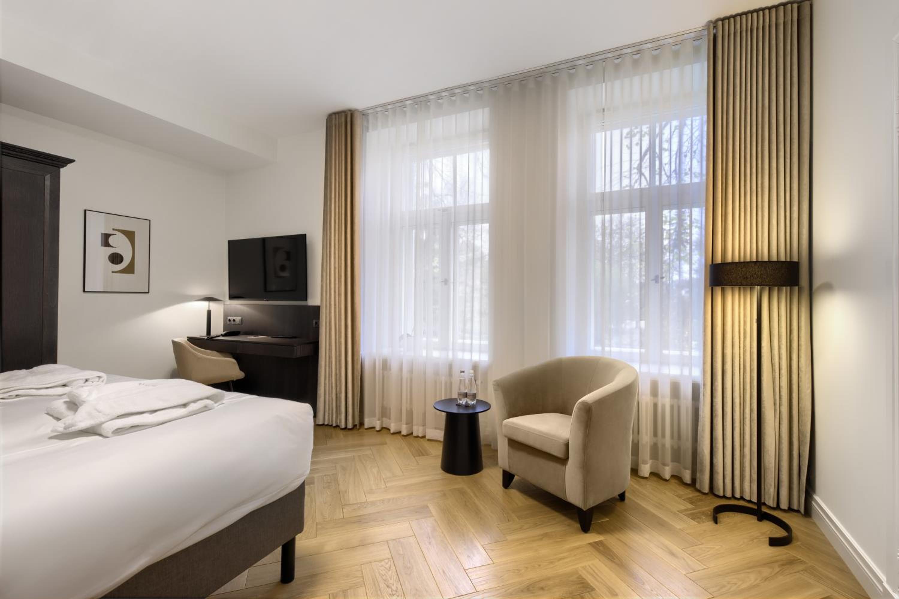 Nunne Grand Suite with Spa Access - Photo 3