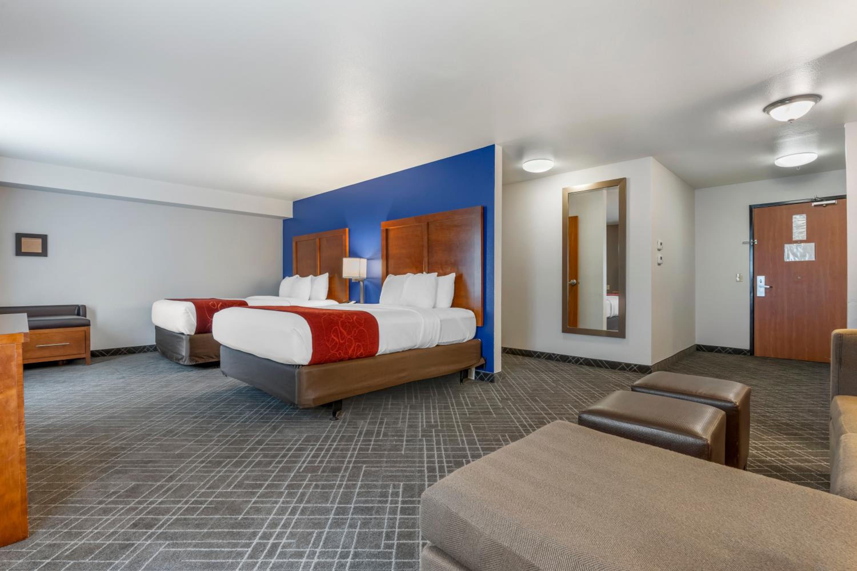 Queen Suite with Two Queen Beds - Accessible/Non-Smoking