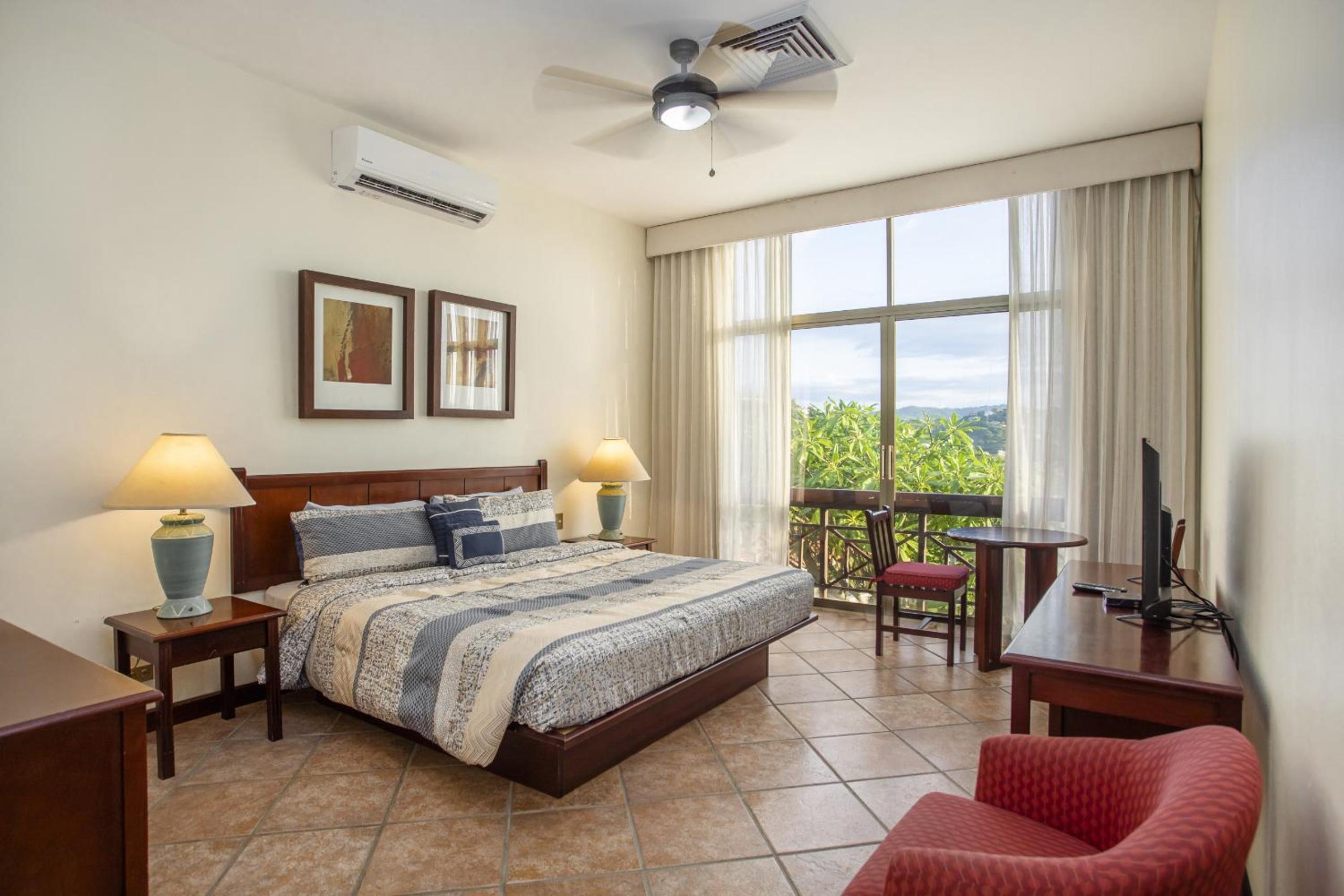 Three-Bedroom Villa photo 1