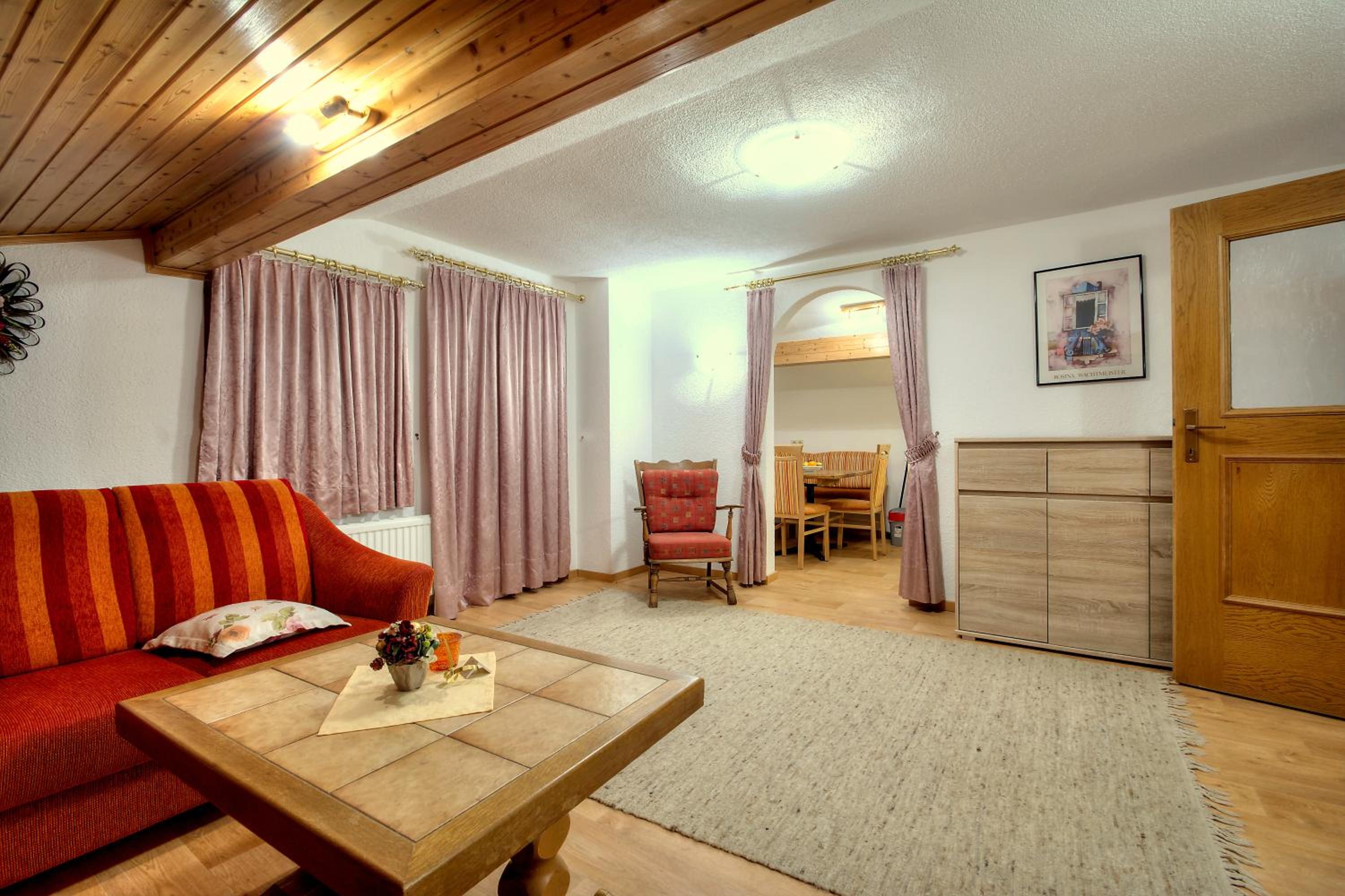Two-Bedroom Apartment with Balcony photo 1