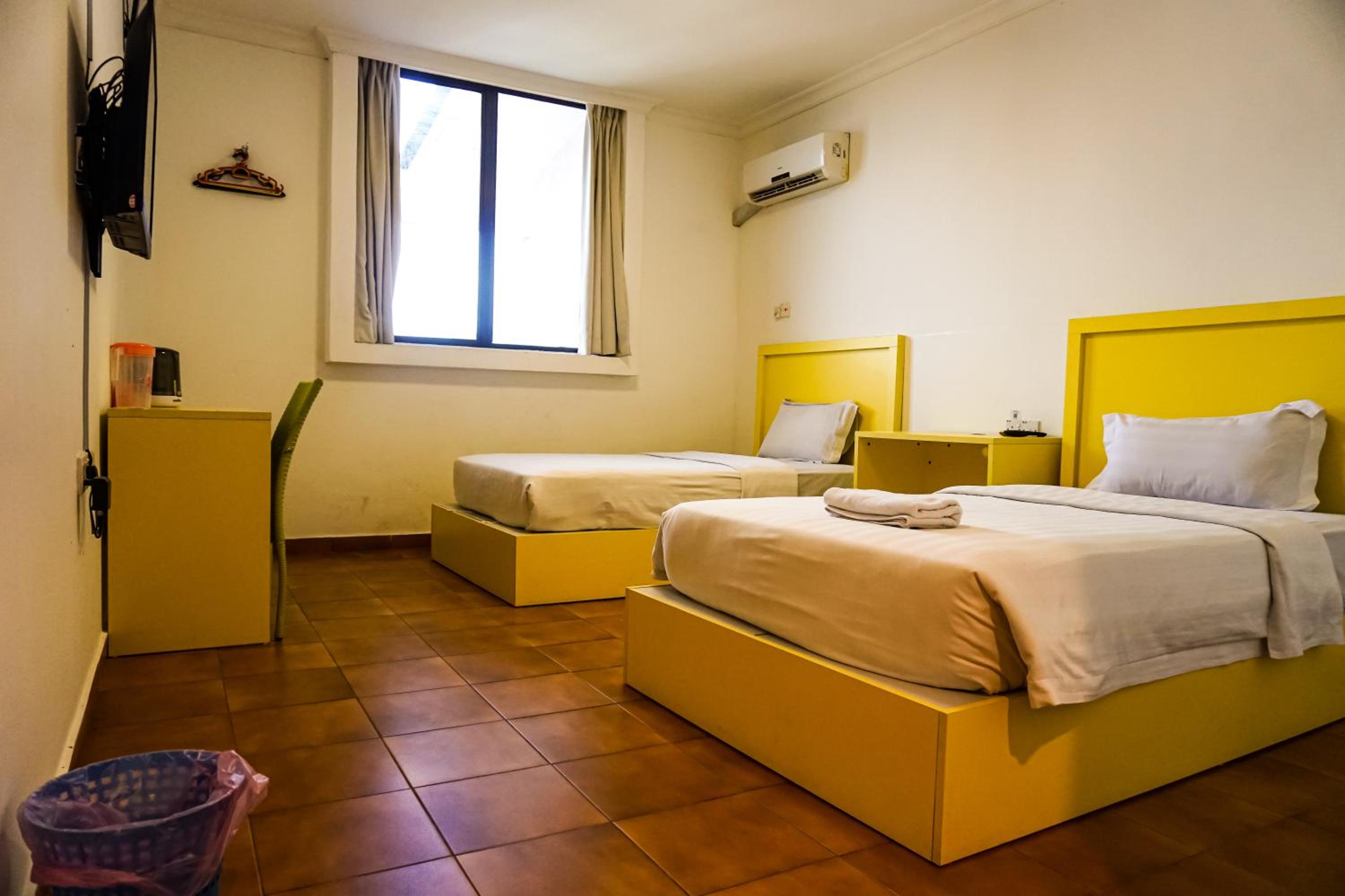 Standard Twin Room - Photo 1