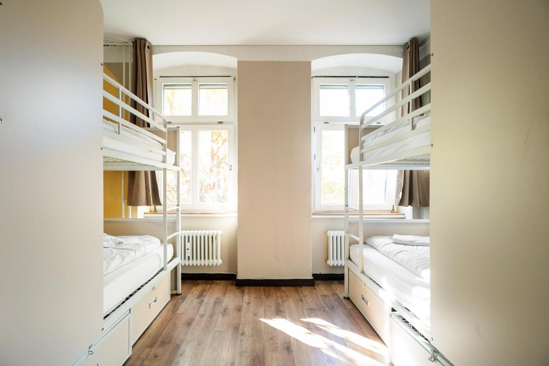 Bed in 4-Bed Mixed Dormitory Room photo 2