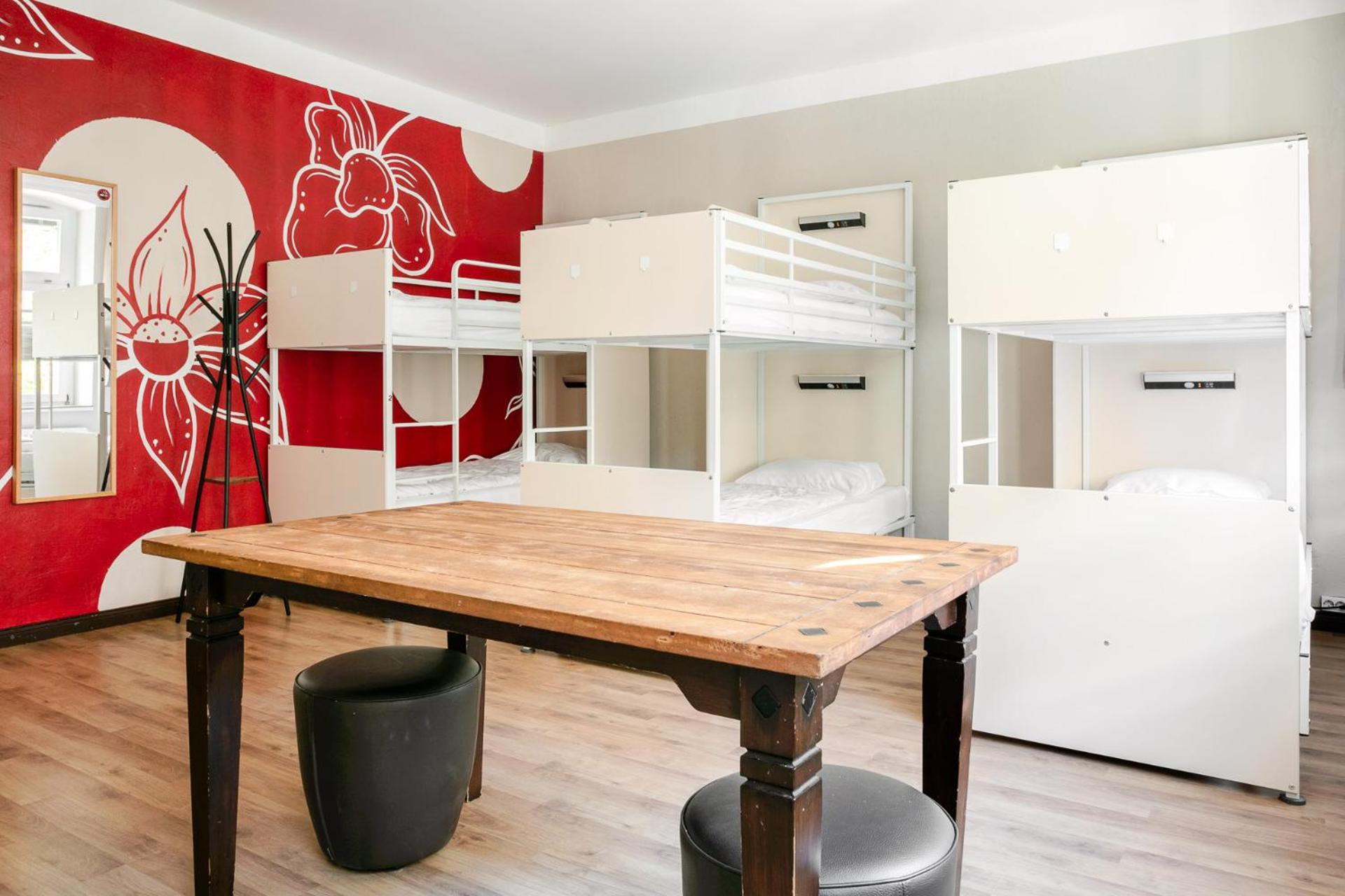 Bed in 10-Bed Female Dormitory Room photo 2