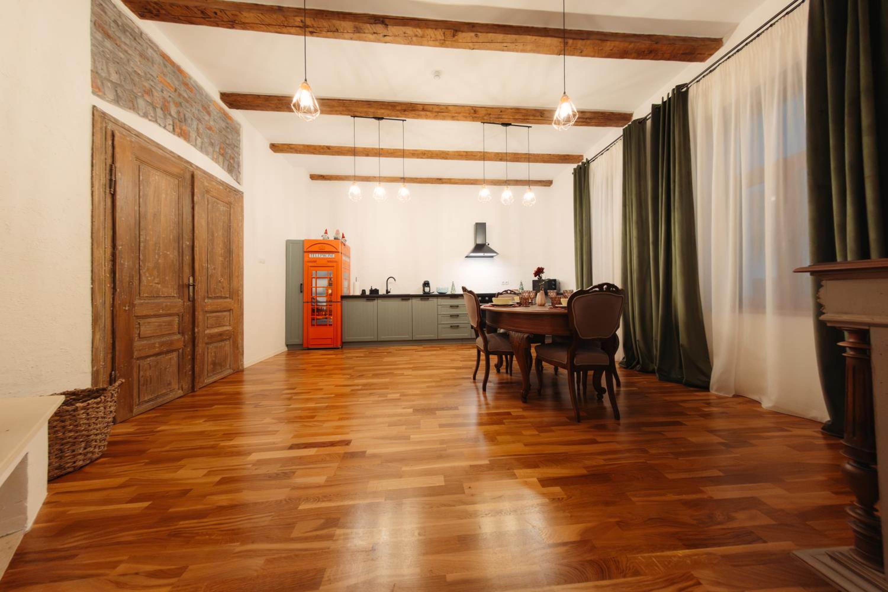 One-Bedroom Apartment - Photo 5