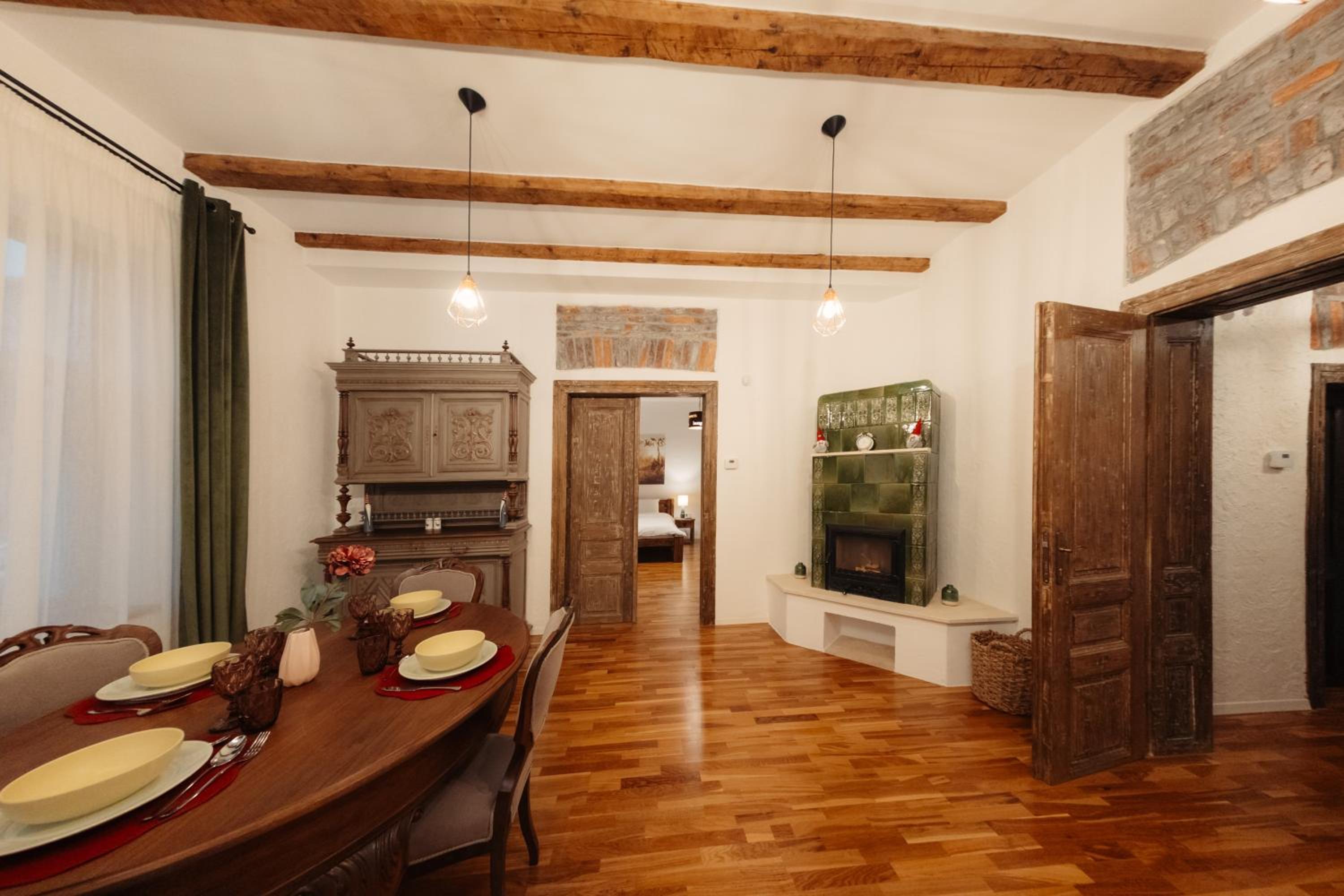 One-Bedroom Apartment - Photo 12