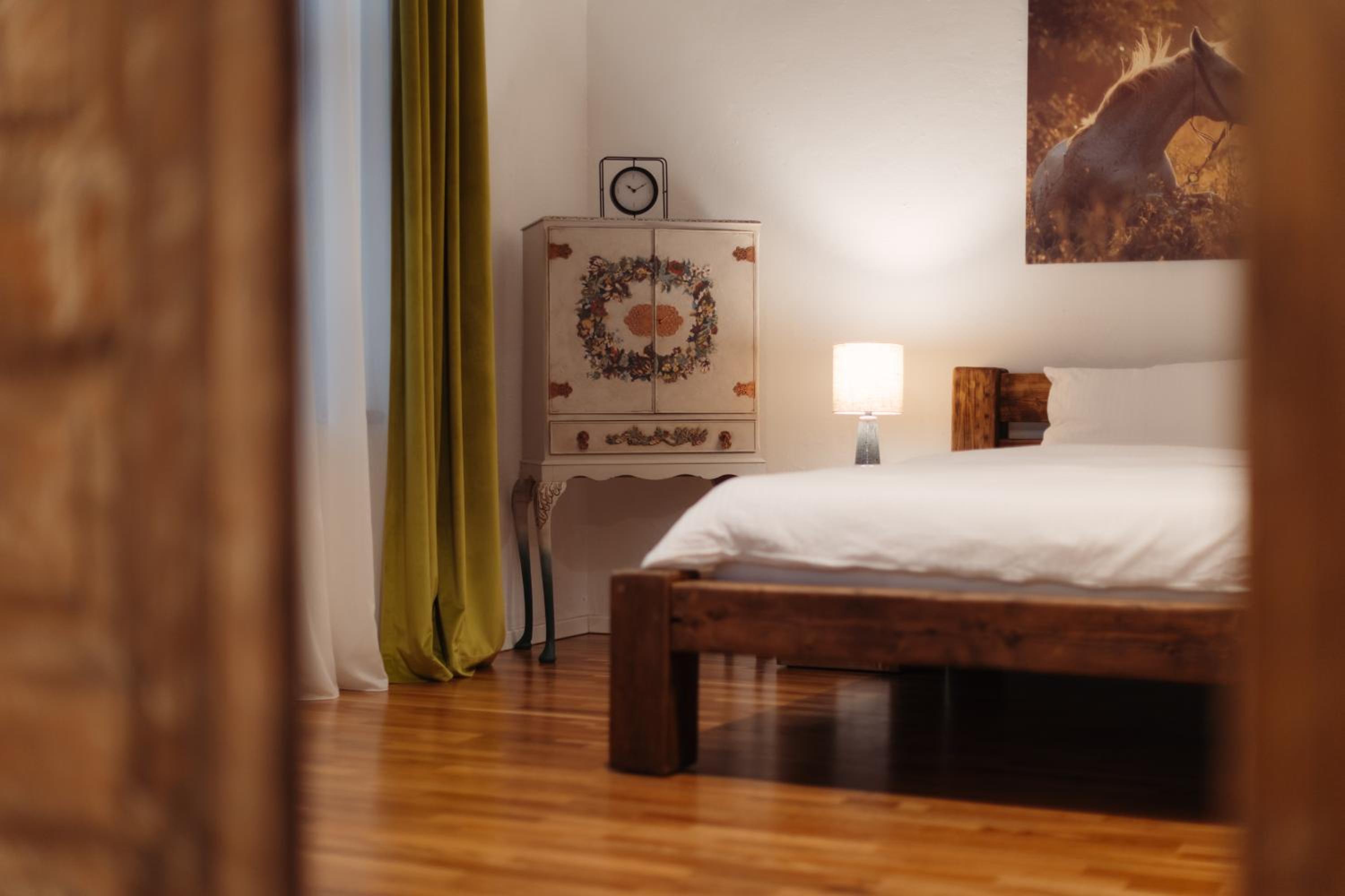 One-Bedroom Apartment - Photo 18