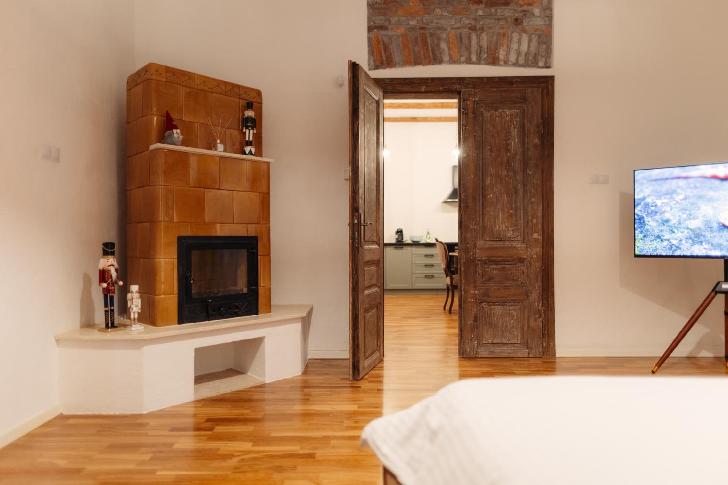 One-Bedroom Apartment - Photo 1