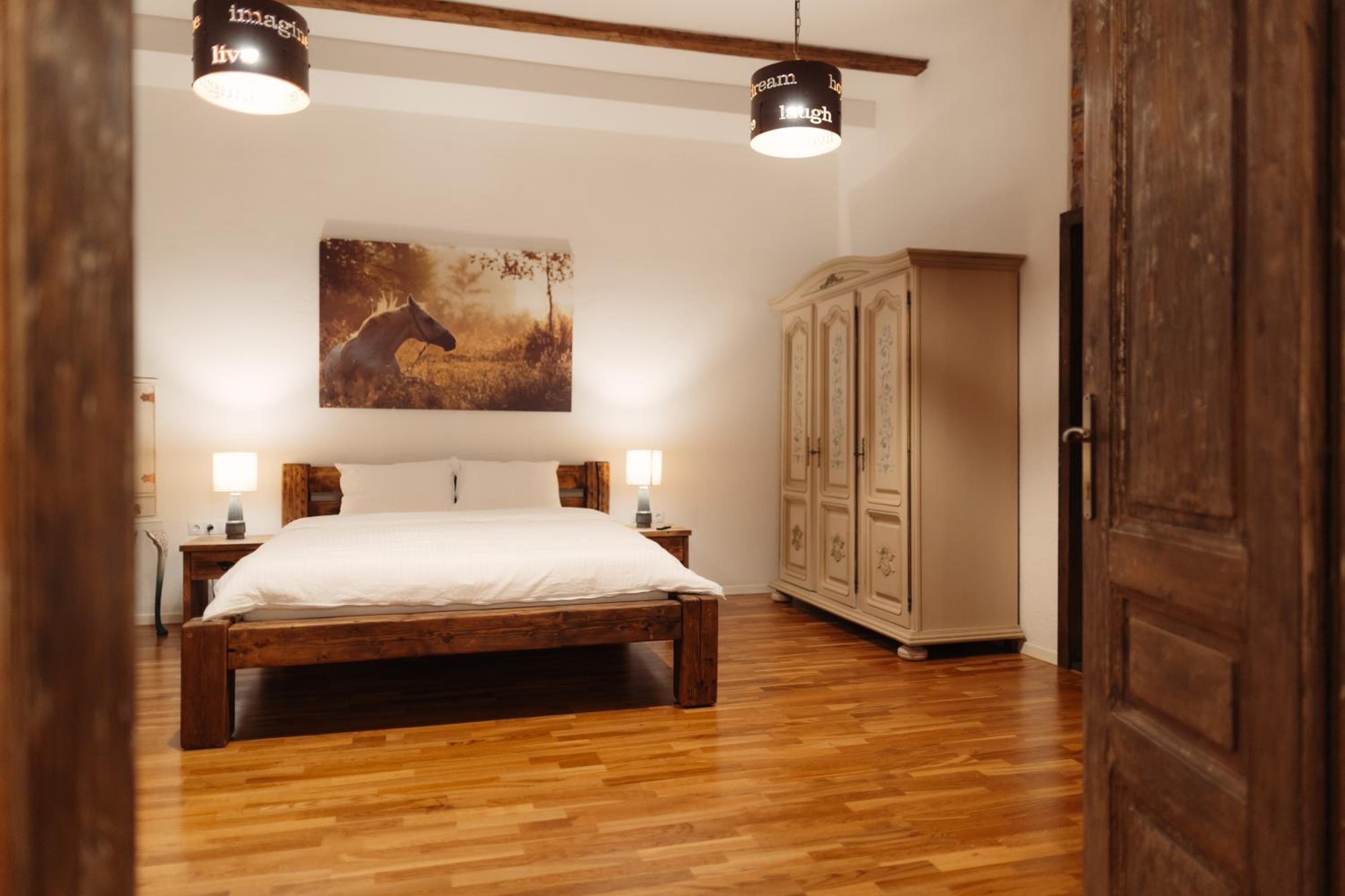 One-Bedroom Apartment - Photo 23