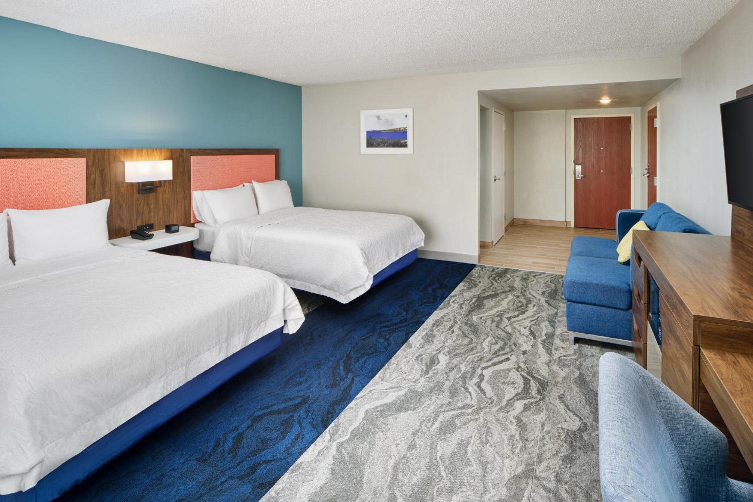 Queen Room with Two Queen Beds - Mobility and Hearing Access/Non-Smoking - Photo 5