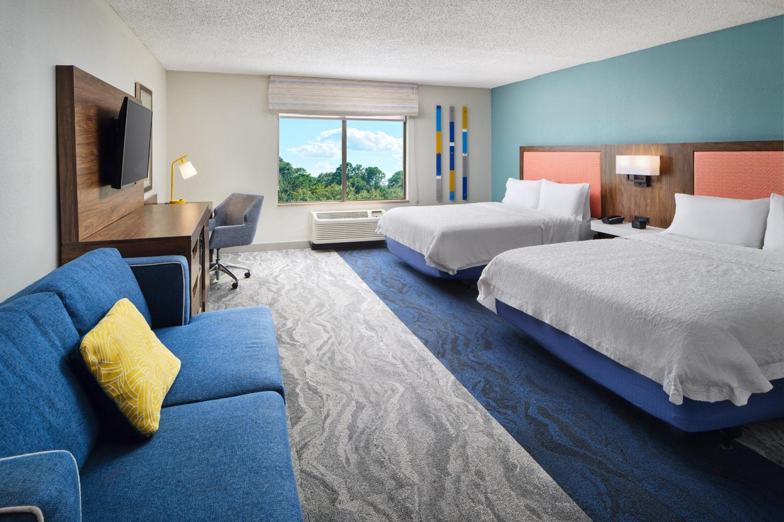 Queen Room with Two Queen Beds - Mobility and Hearing Access/Non-Smoking - Photo 4