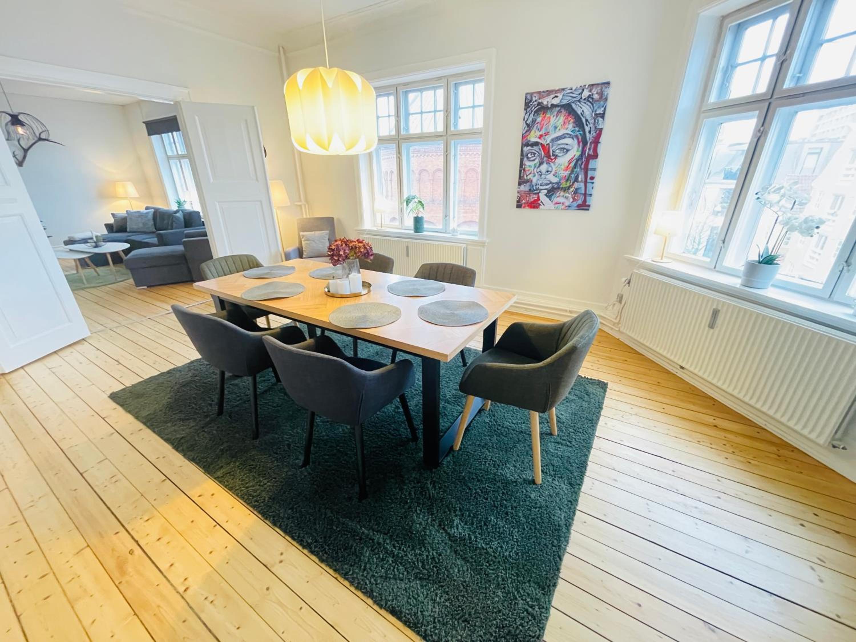 Apartment photo 2