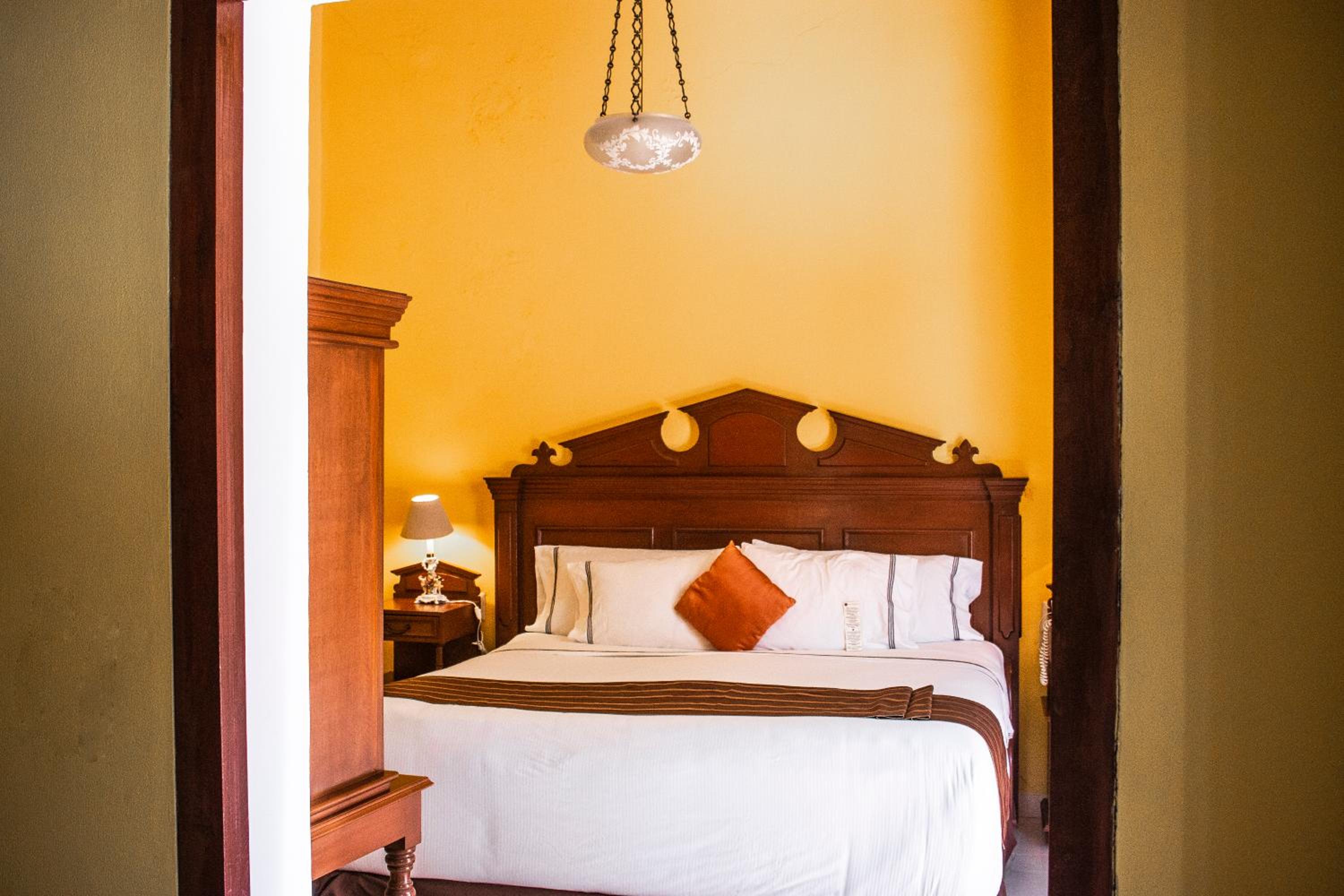 Standard Suite - Photo 14