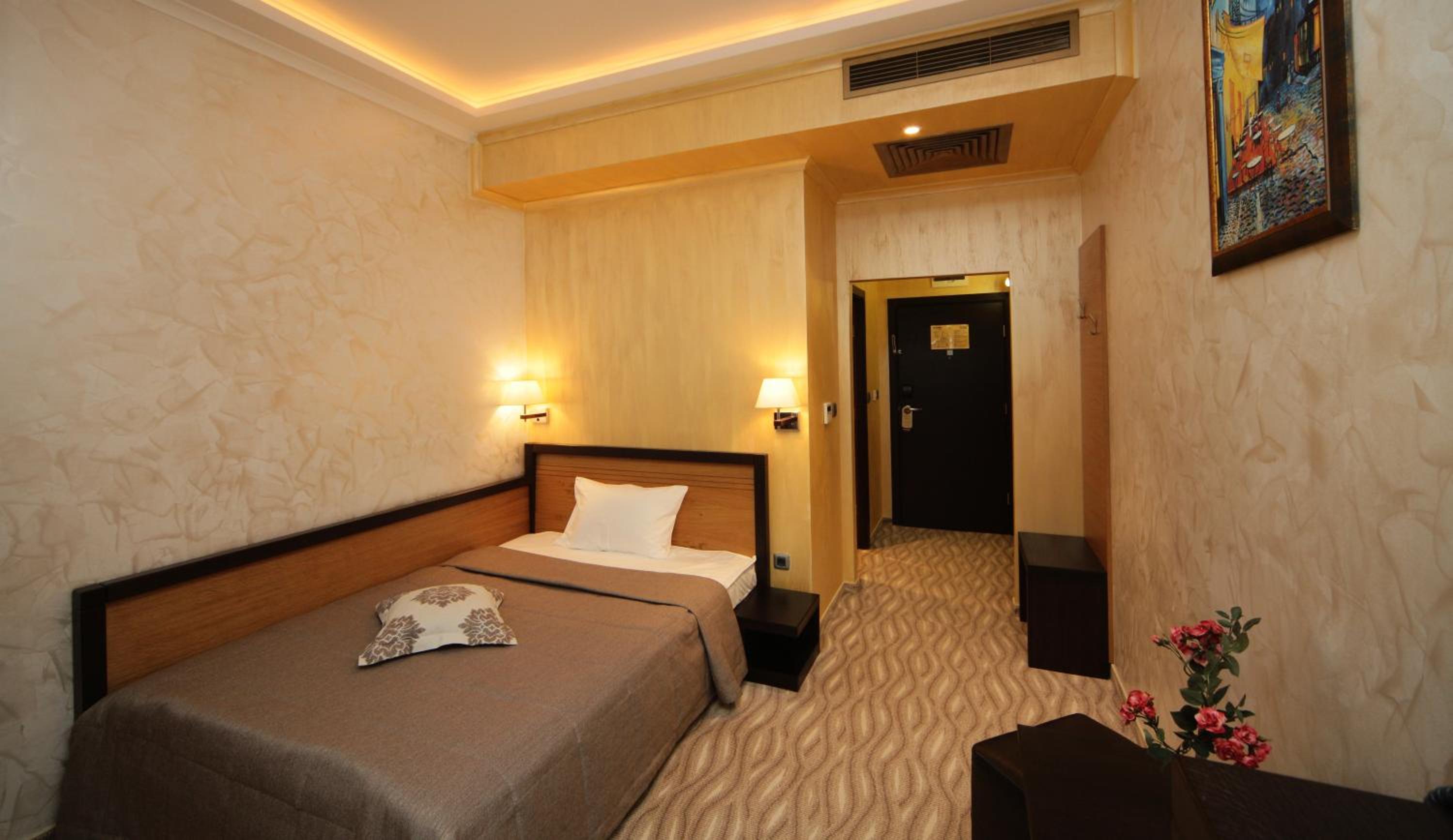 Double Room - Photo 4