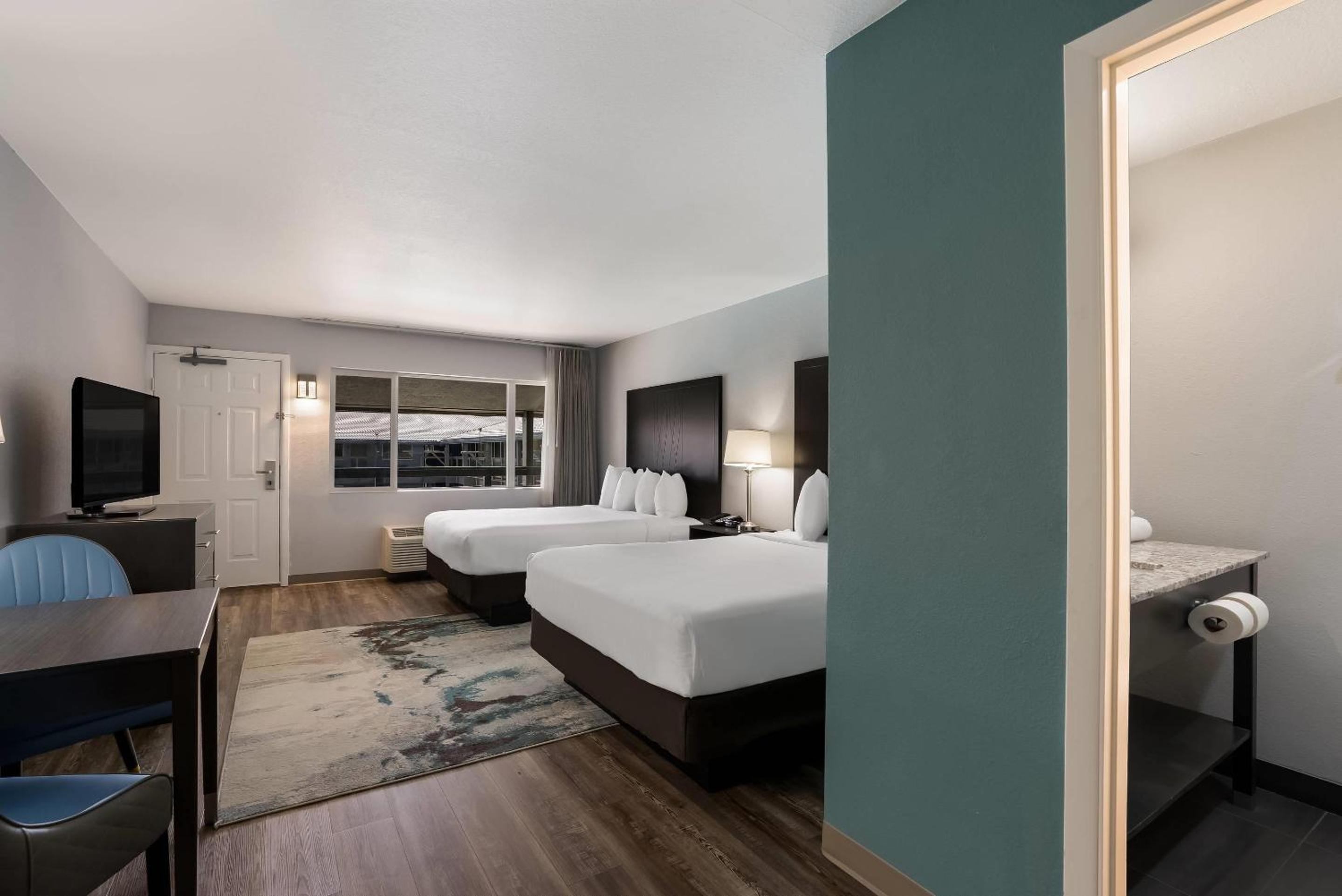 Quadruple Room with Courtyard View - Non Smoking